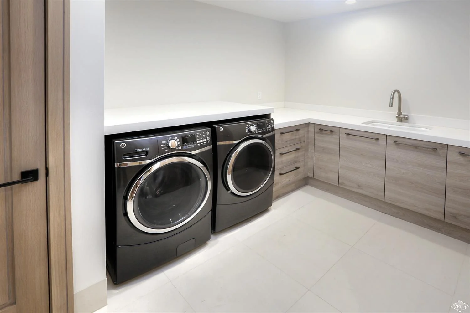 3012 Basingdale 8.jpg