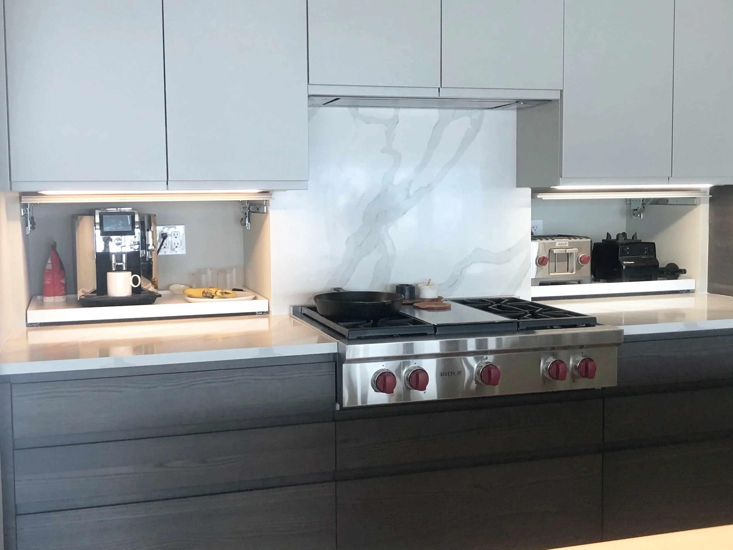  Custom Appliance Niche - with opened retracting doors 