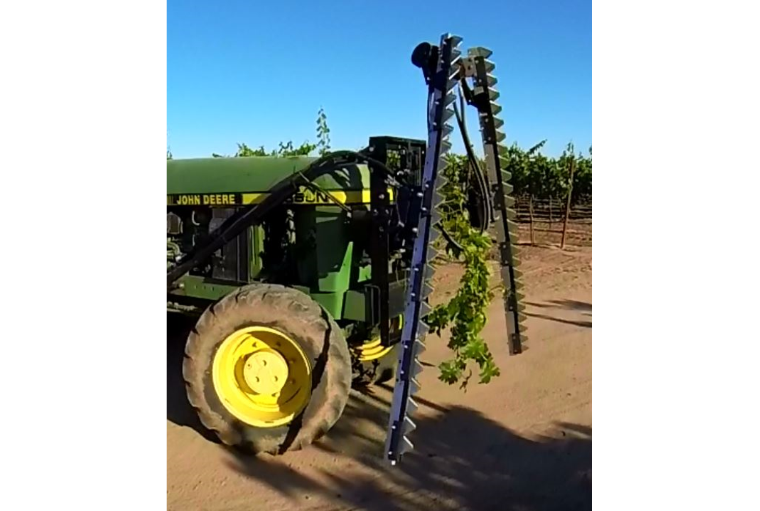 Double Sickle Vine Trimmer with Hydraulic Lift