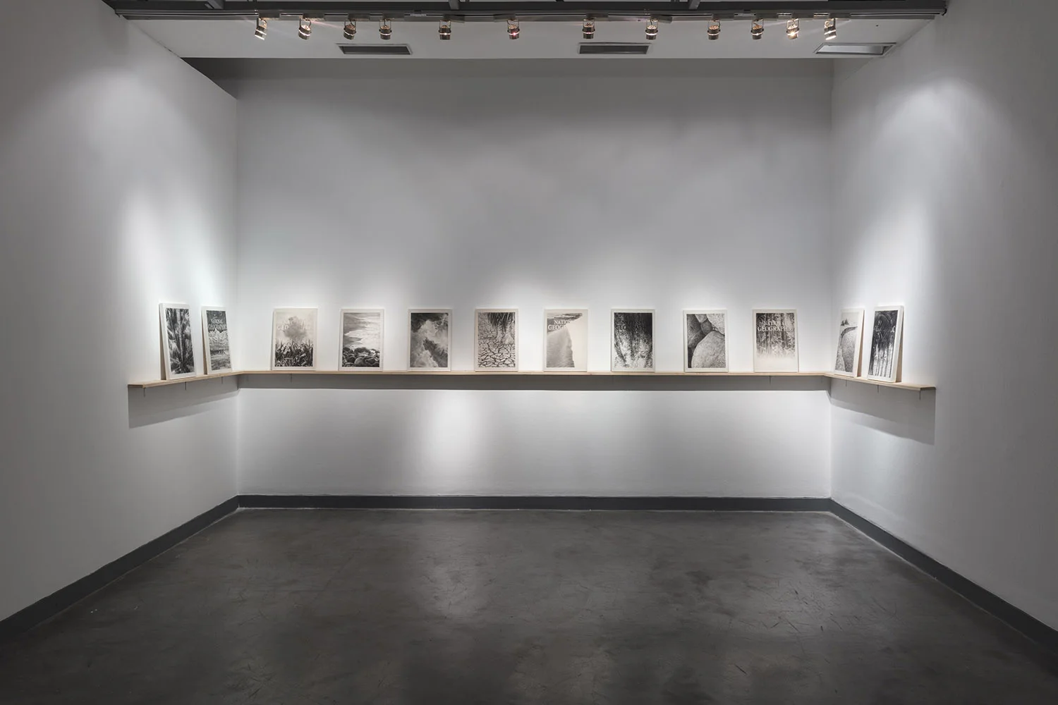 Vista de instalación de la exposición “Cuentos bárbaros -otras tempestades-” en la Sala Luis Miro Quesada Garland de Miraflores, Lima, Perú.