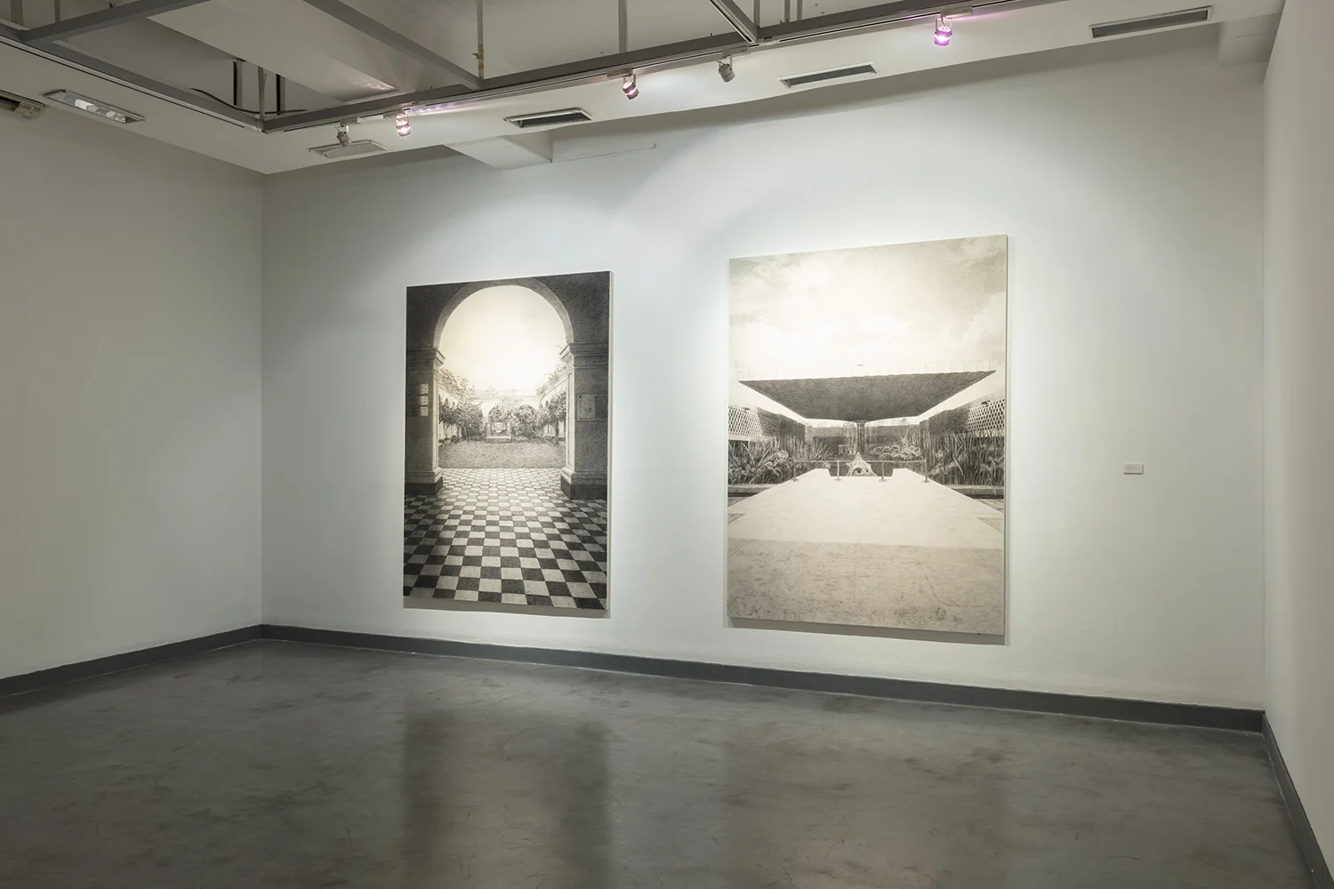 Vista de instalación de la exposición “Cuentos bárbaros -otras tempestades-” en la Sala Luis Miro Quesada Garland de Miraflores, Lima, Perú.