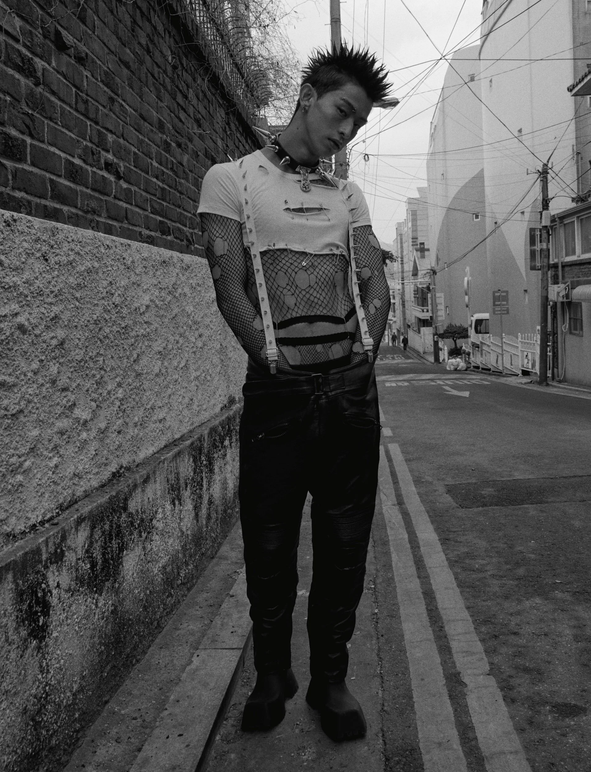 Hong + Lisa_HEROINE-16_uncompressed_Page_2_Image_0002.jpeg