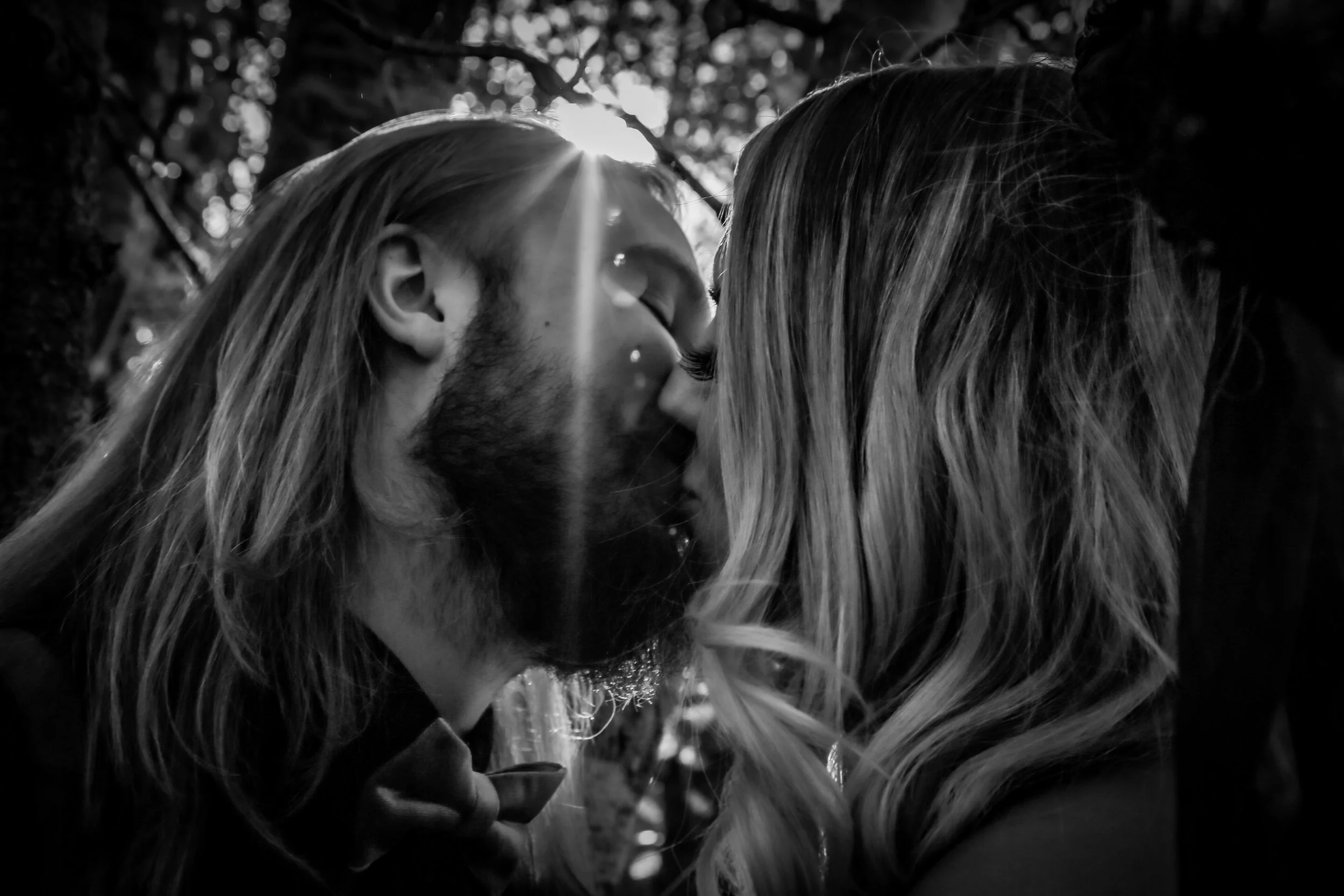 Choosing a photographer for your alternative wedding