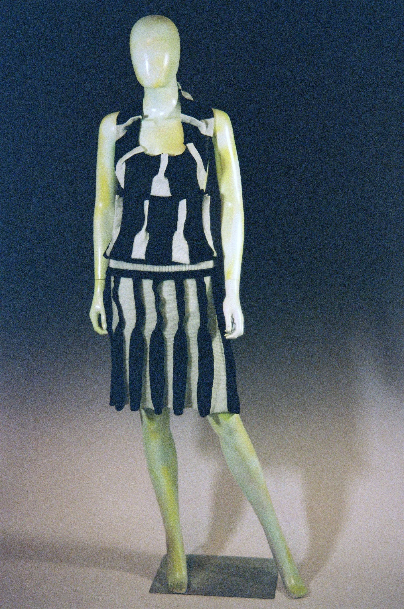 R1-02248-006A.JPG