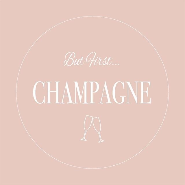 The festive breakfast 🍾⁠
⁠
#champagnechristmas #drinkeatsleep #finestfizz #happychristmas #holidays #fizz #bubbly #champagnebreakfast #champagneallday #champagne