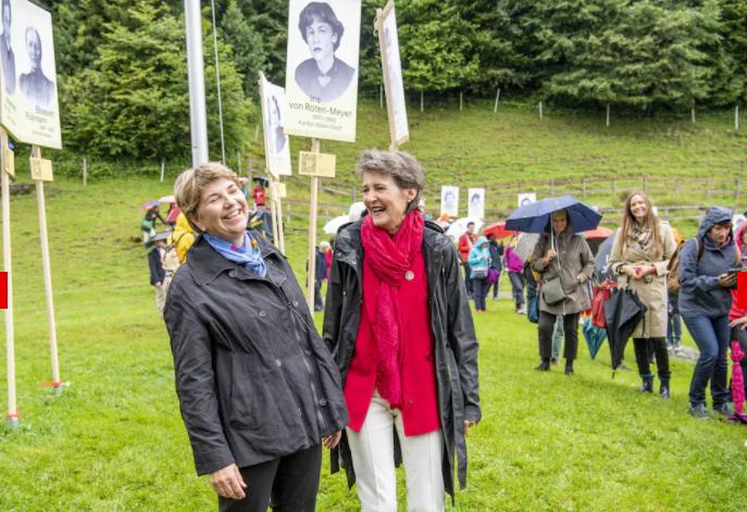 «Es fäget!»: Sommaruga und Amherd feiern auf dem Rütli - Blick