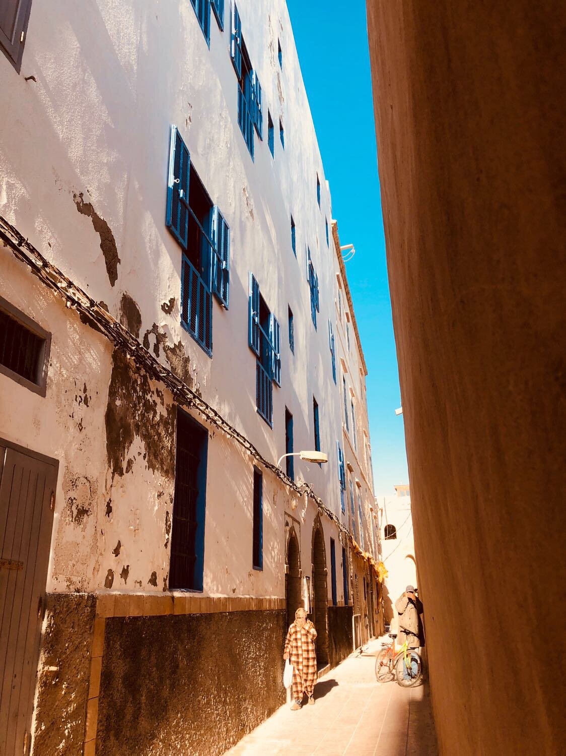  Street in Essaouira (photo: Bob Richmond) 