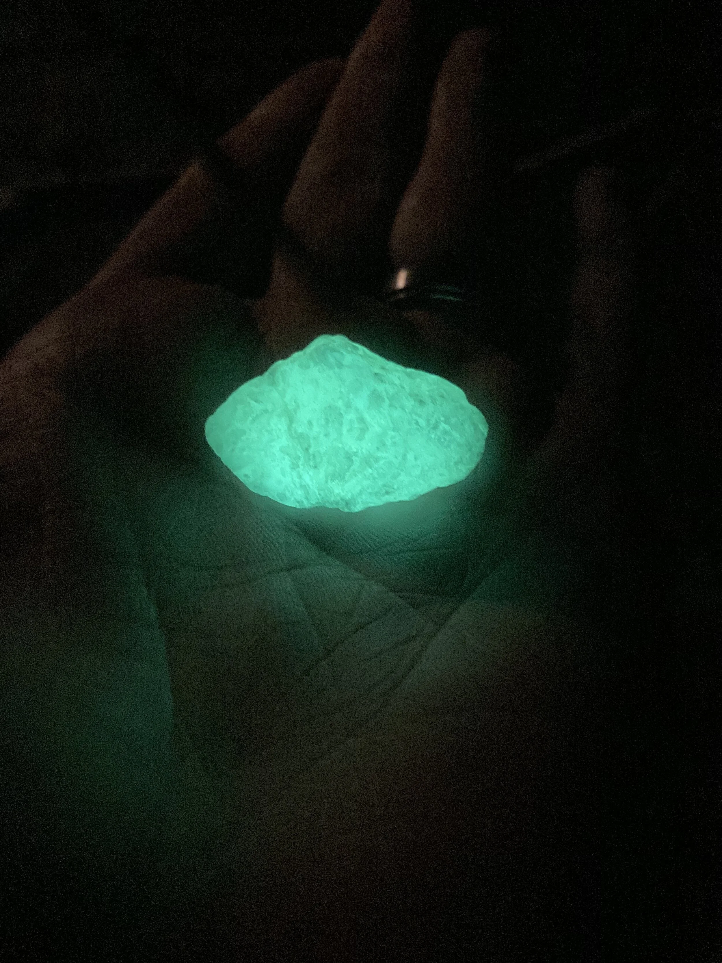 aurstone glowing.jpeg