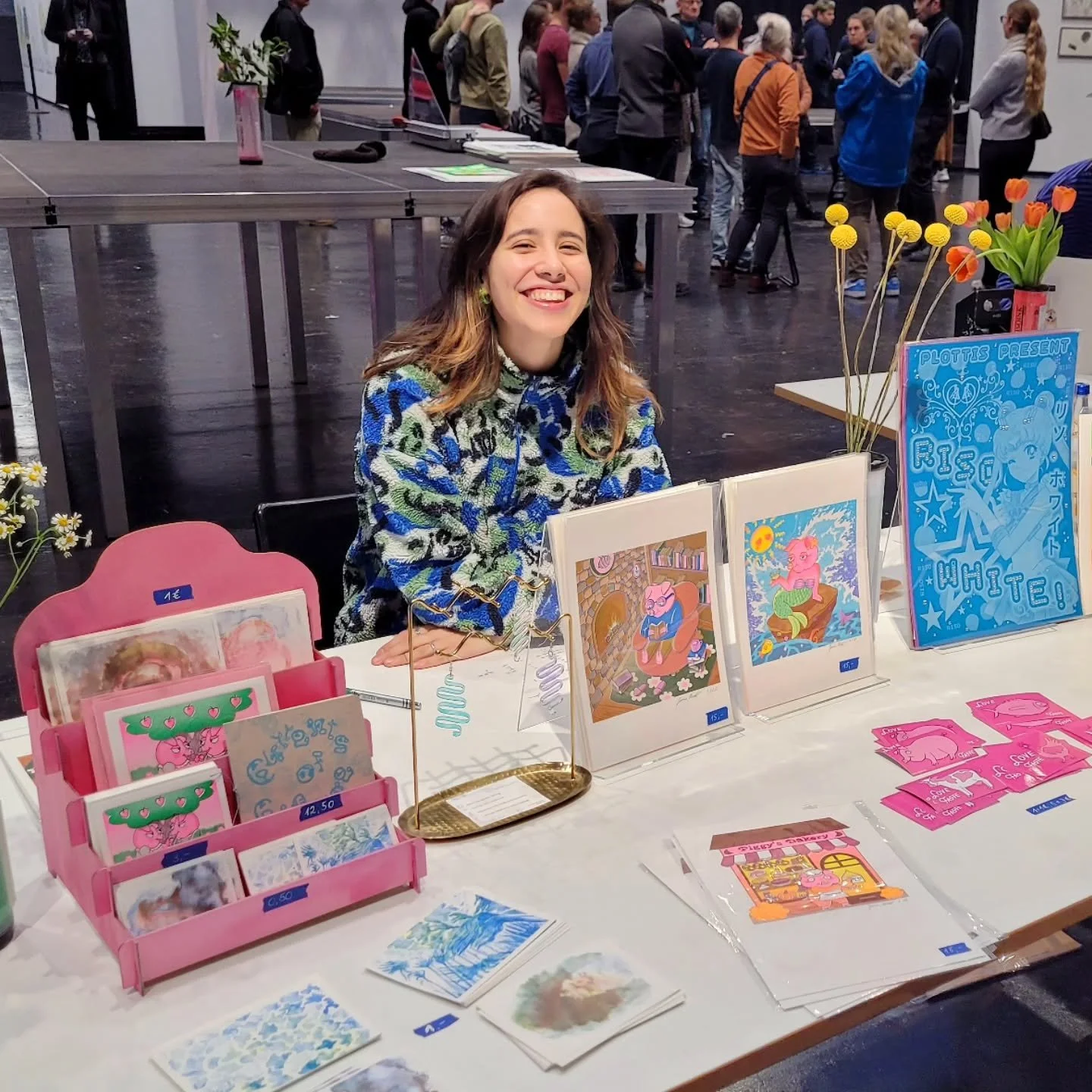 Throwback to my market stand at the Open Day @hfg_ka 💫

I shared my riso prints, illustrations, zines, earrings and other small works ✨️

Thanks to everyone who stopped by and supported my work! #supportyourlocalartists

Always great to see what oth