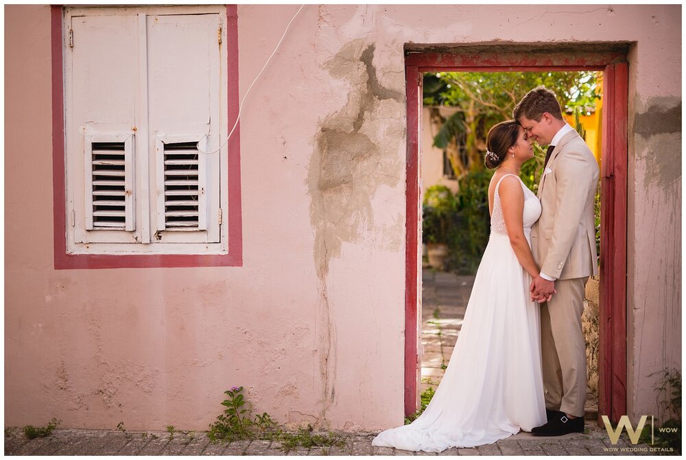 Joanne-Daan-Wow-Wedding-Details-Photography-@-Moomba-Beach-Otrobanda-Curacao_0010.jpg