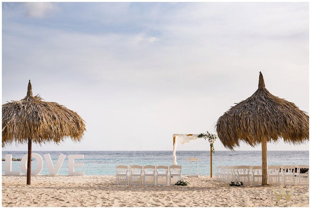 Joanne-Daan-Wow-Wedding-Details-Photography-@-Moomba-Beach-Otrobanda-Curacao_0015.jpg