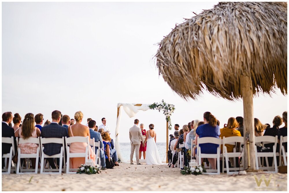 Joanne-Daan-Wow-Wedding-Details-Photography-@-Moomba-Beach-Otrobanda-Curacao_0018.jpg