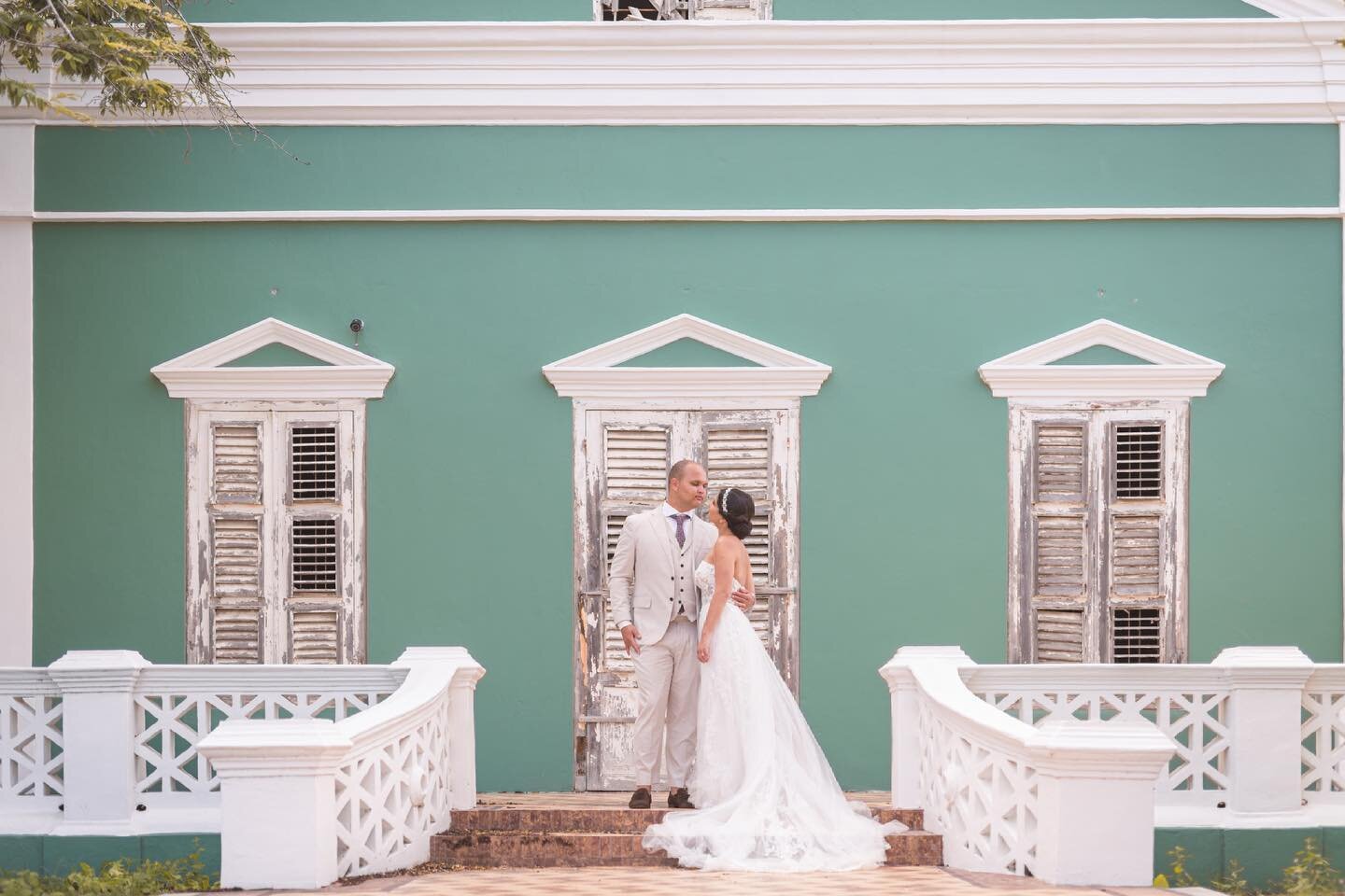 Isabella &amp; Arnaud
🌴 
.
.
.
.
@claudiasanchesphoto&nbsp;@miguel.russo.hart
#wowweddingdetails&nbsp;#curacao&nbsp;#rightnowincuracao&nbsp;#claudiasanchesphoto&nbsp;#fineartbruidsfotografie&nbsp;#fineartbruidsfotograaf&nbsp;#trouwenin2019&nbsp;#tro