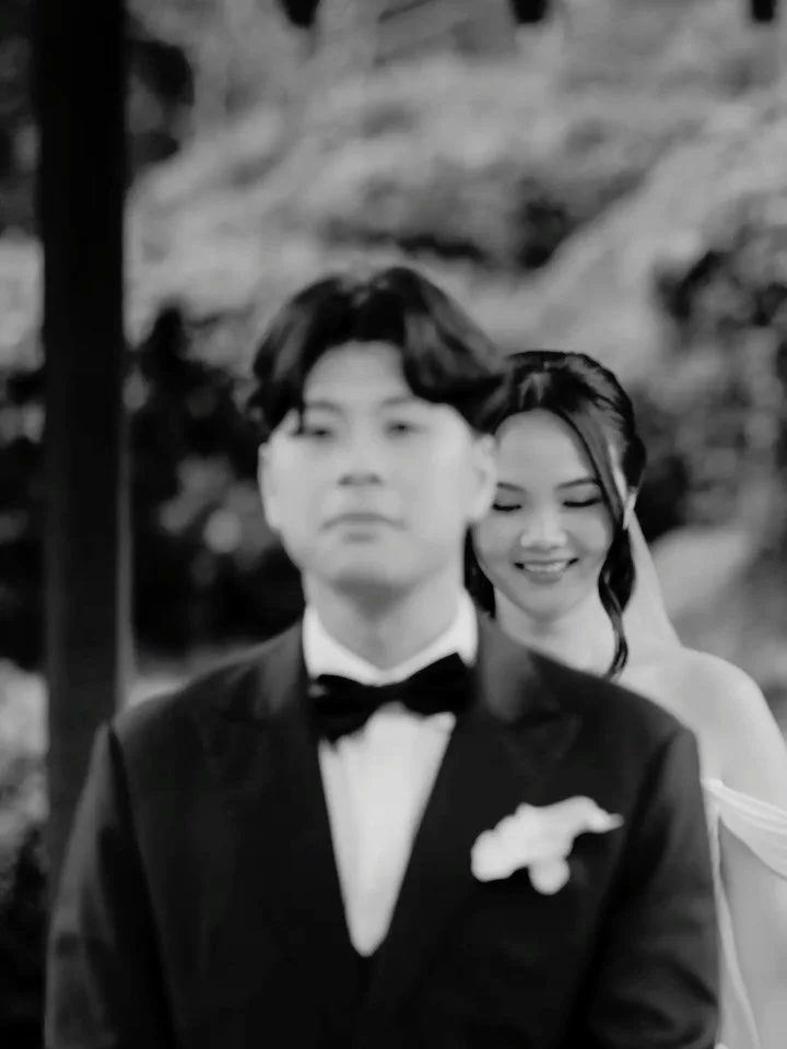 Spring has us fully in its grip right now, but we promised ourselves we&rsquo;d keep sharing from autumn. We&rsquo;ve got so many incredible stories still to come. We&rsquo;ll get to every one.

A few hagaki from this Kawaguchiko elopement for you to