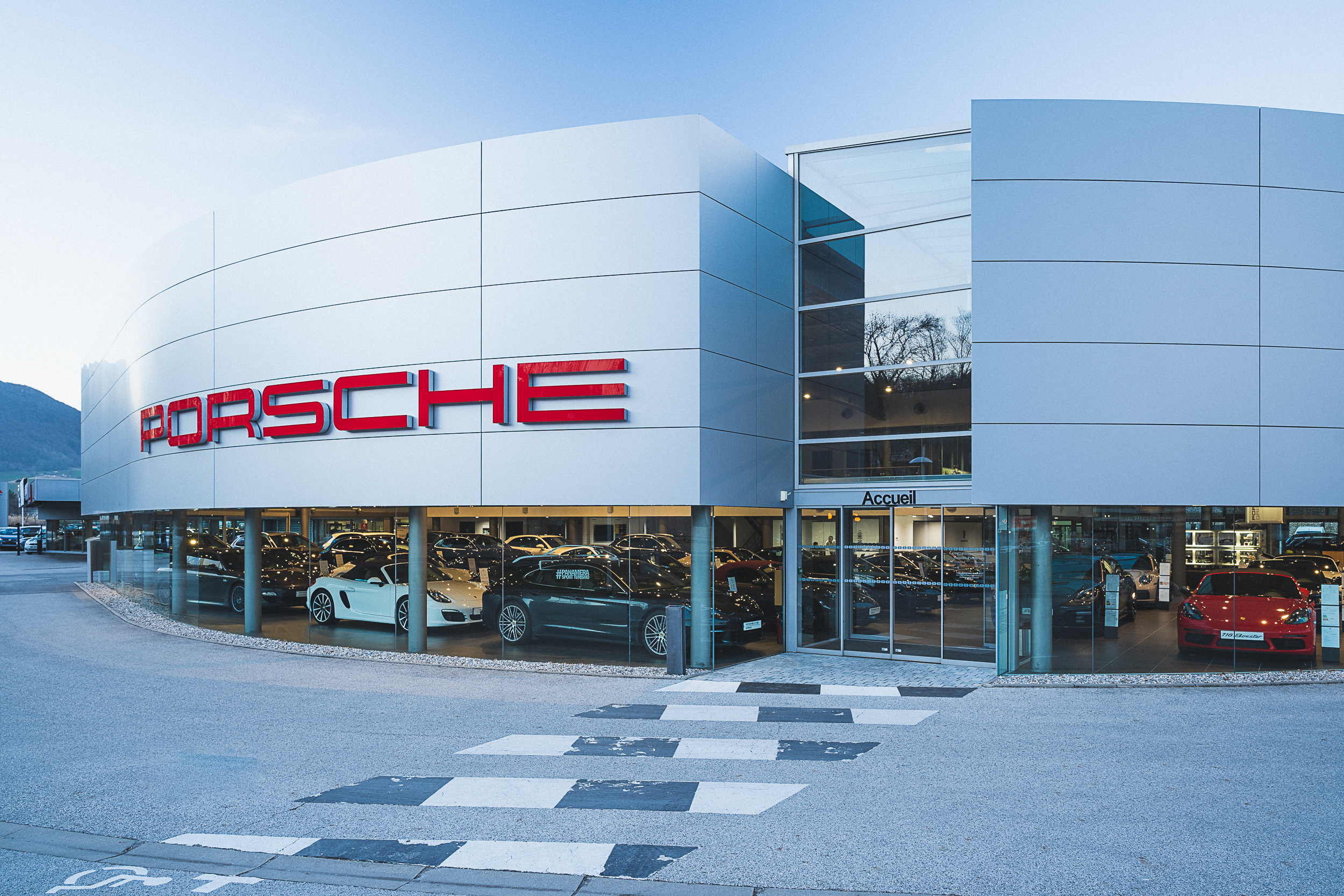 porsche-centre-22-25-03-19-©jmp-0164.jpg