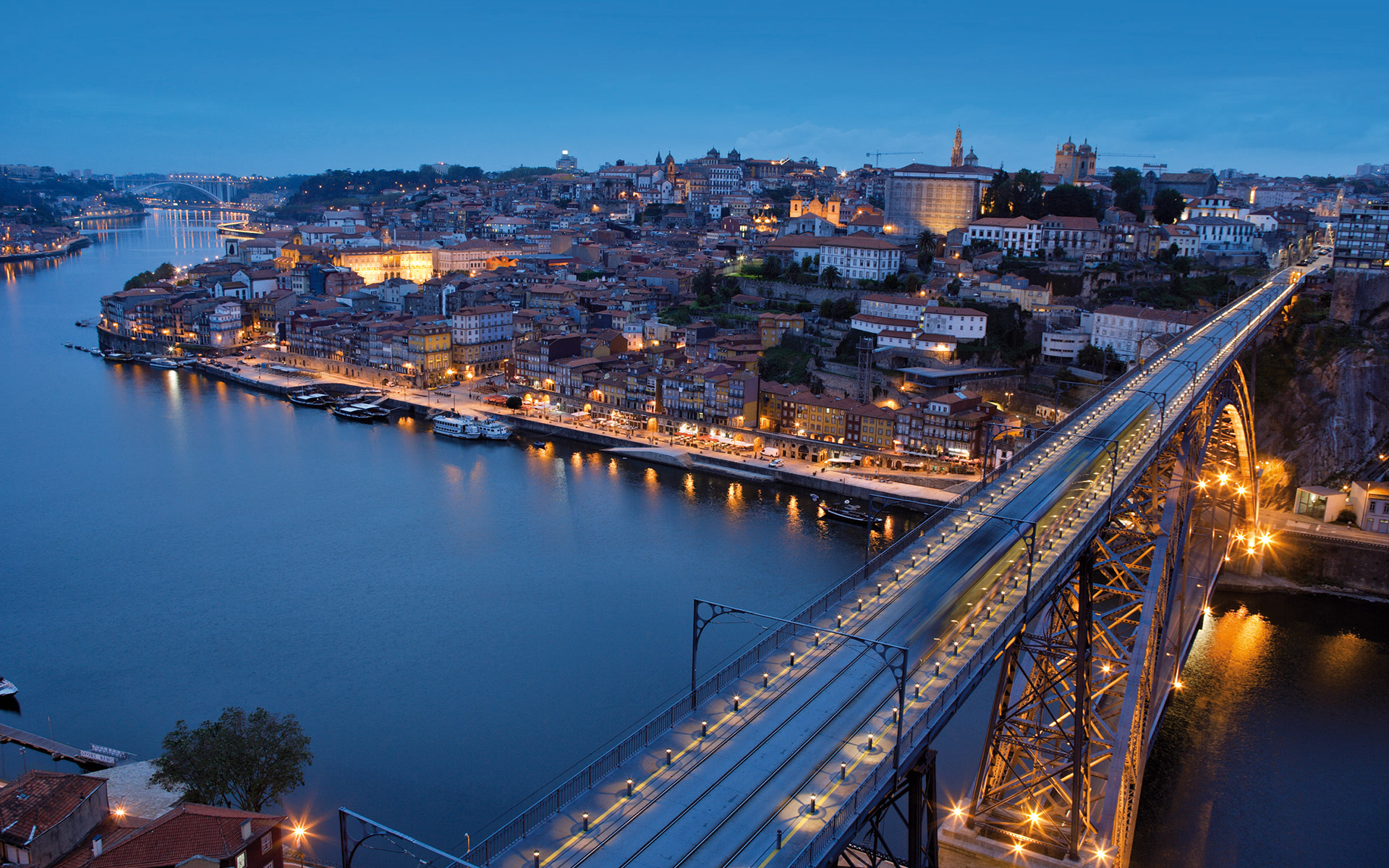 Romance-in-Porto-and-Douro.jpg