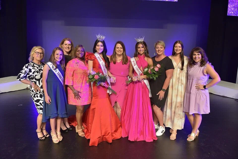 Happy turkey day from the Volunteer family to yours!!!😘🦃

#misstniristeen #misstnvol #volunteerfamily #turkeyday #thanksgiving #pageants #tn #thankful #family