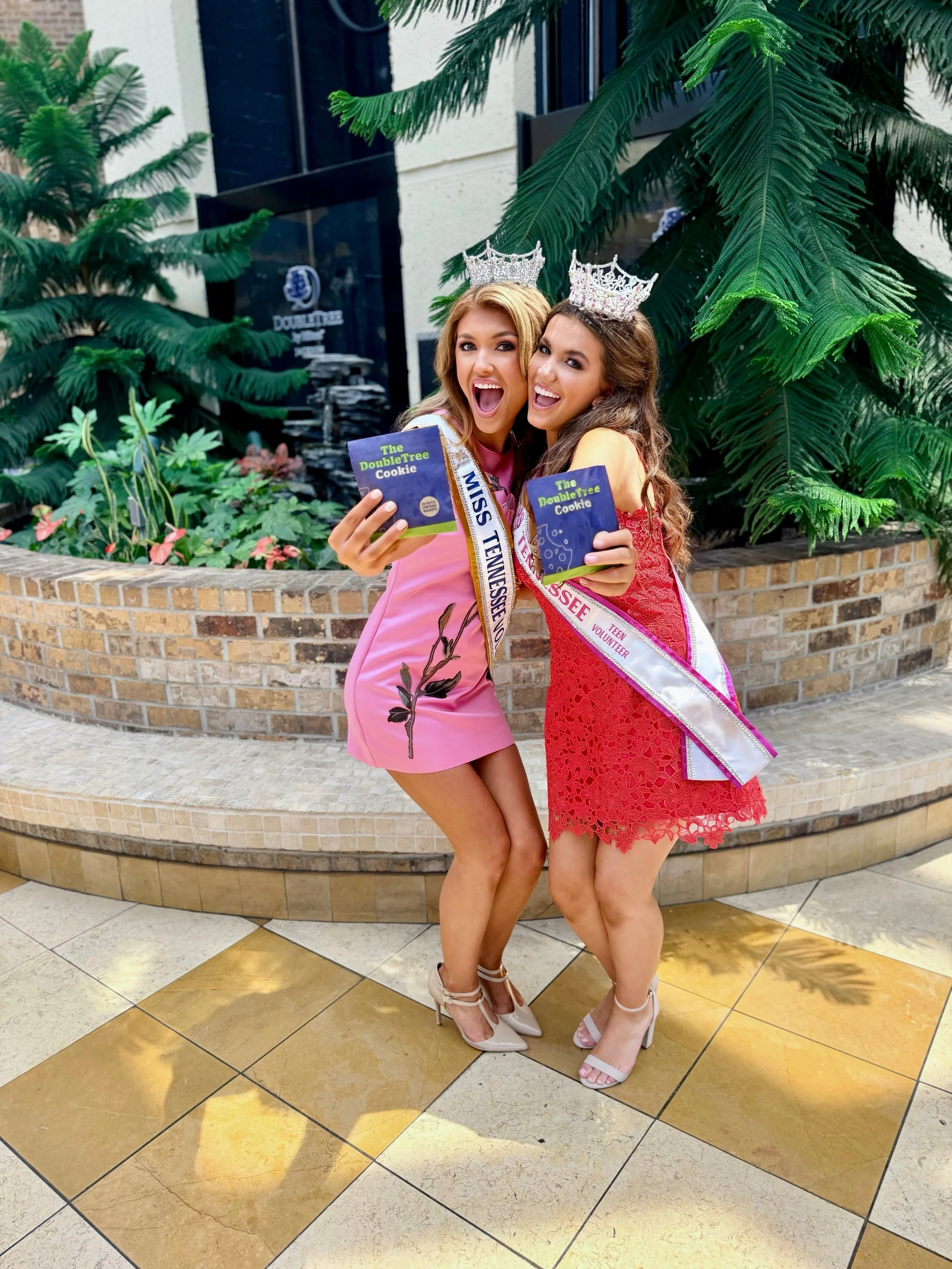 First official order of business: Double Tree Cookies (and a press conference) 🤭🍪

#MissTennesseeVolunteer #MissTennesseeTeenVolunteer #Volunteer #VisitJacksonTN #SERVE