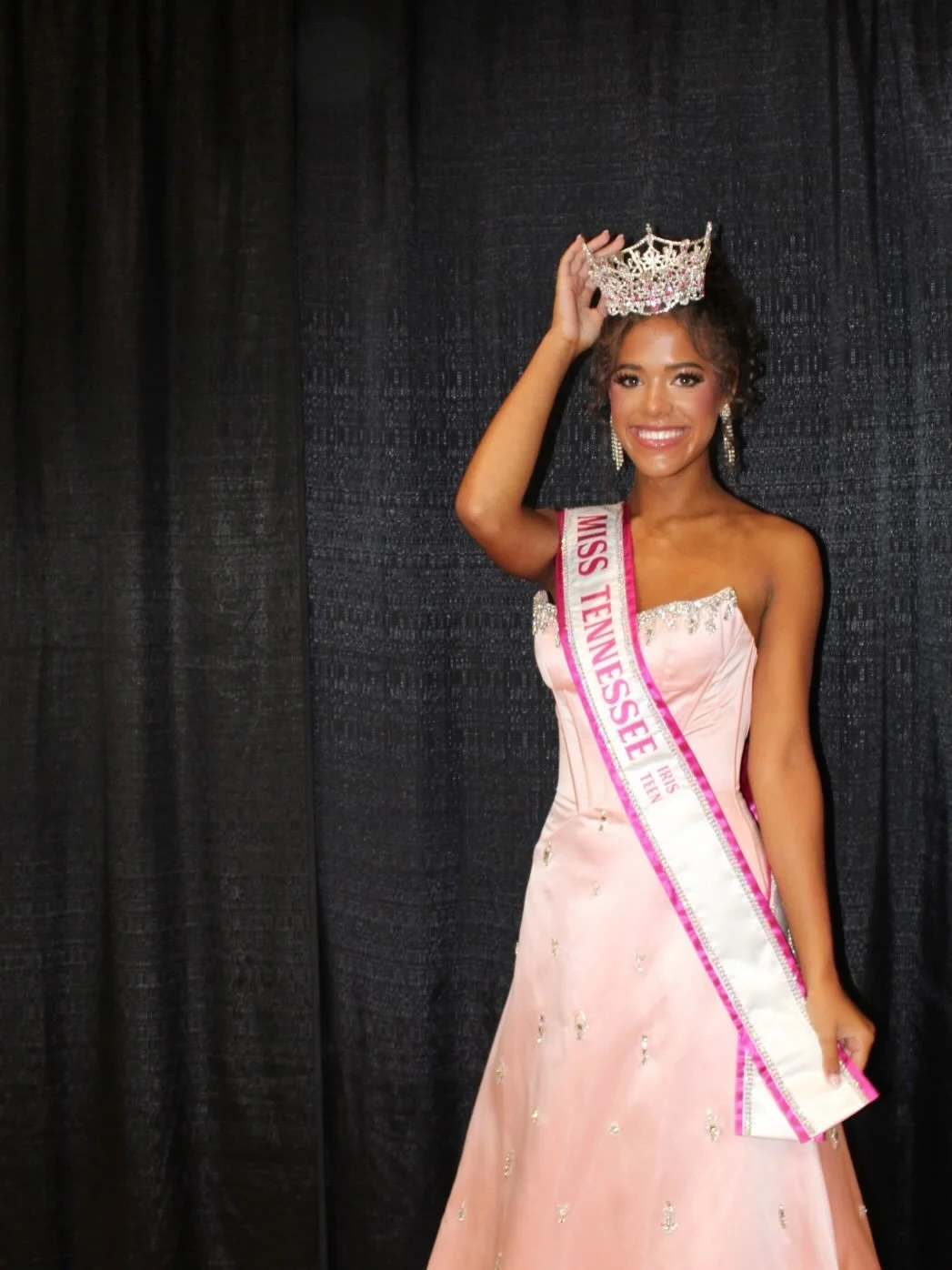 Night 1 of Miss Tennessee Volunteer Prelims is complete! All of the contestants did incredible! Congratulations to @missnashvillevolunteer on her talent win, and @misscvillevol on her fitness and wellness win! So excited for night 2!! Thank you @joan