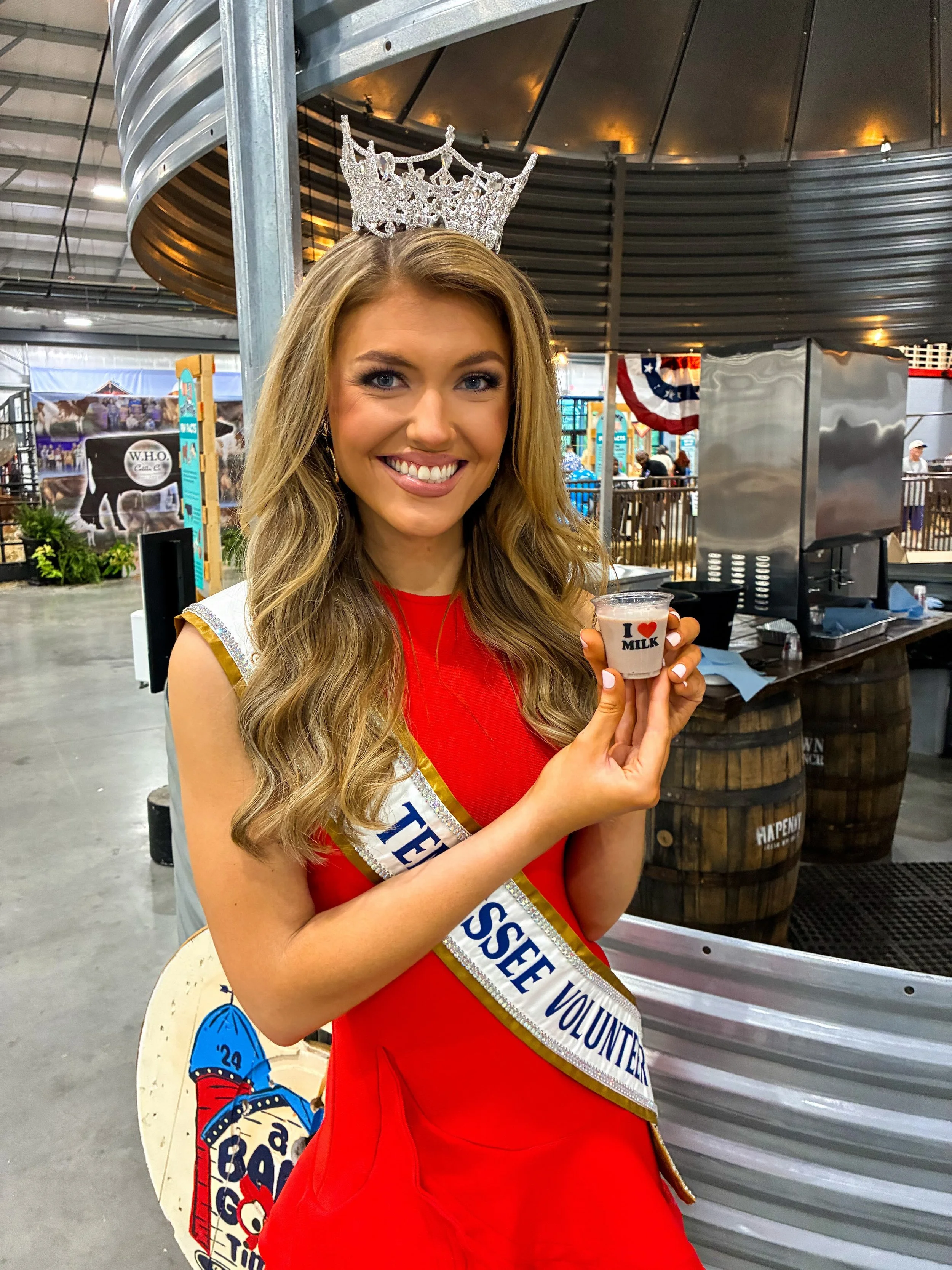 My first time at the Nashville Fair did NOT disappoint! 🐄🥛🌾🐖

I had so much fun kicking things off by hosting the Opening Ceremonies and getting to experience a little bit of everything the fair has to offer! Thank you to the Nashville Fair Board