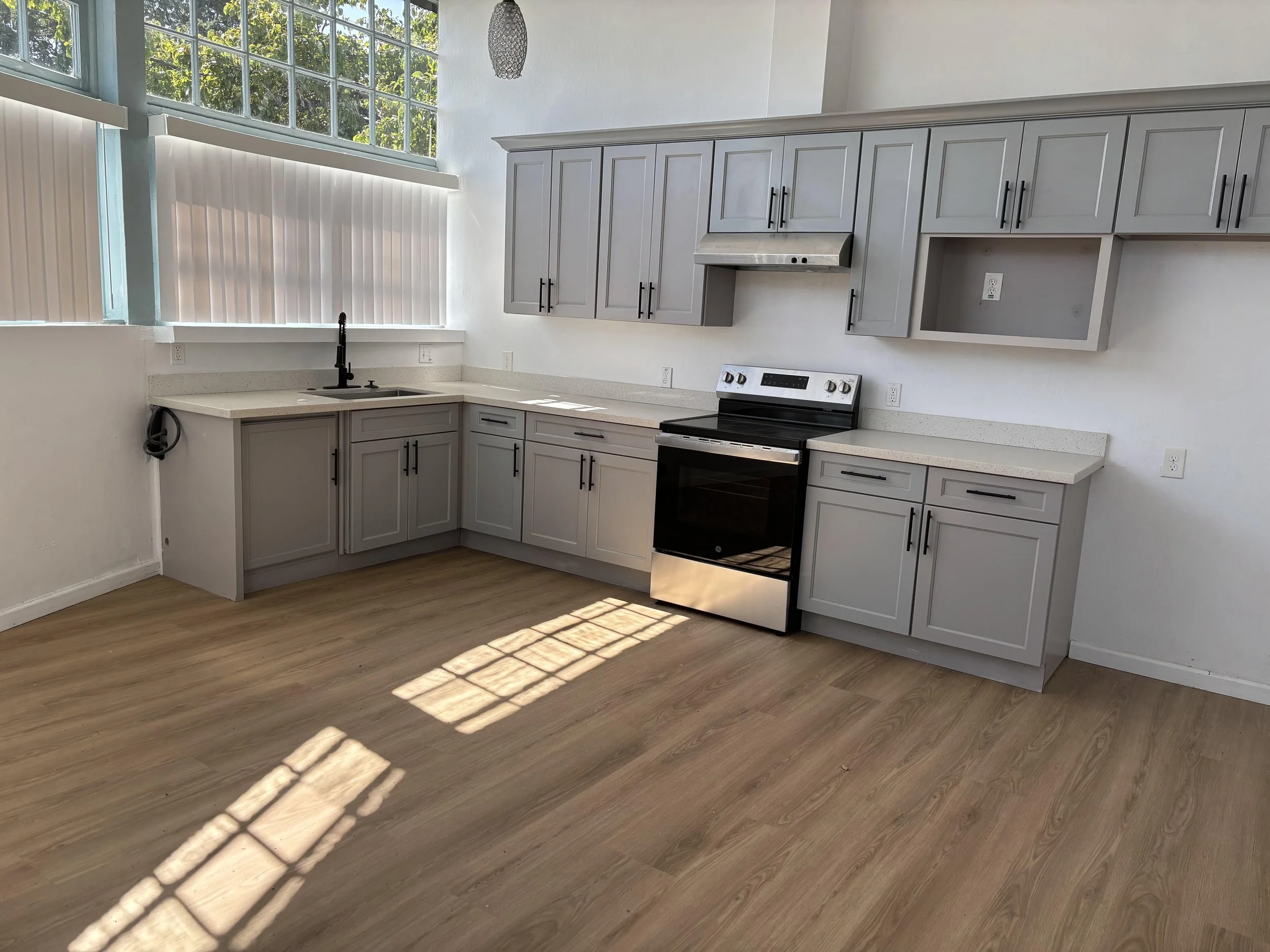 38th kitchen.jpg