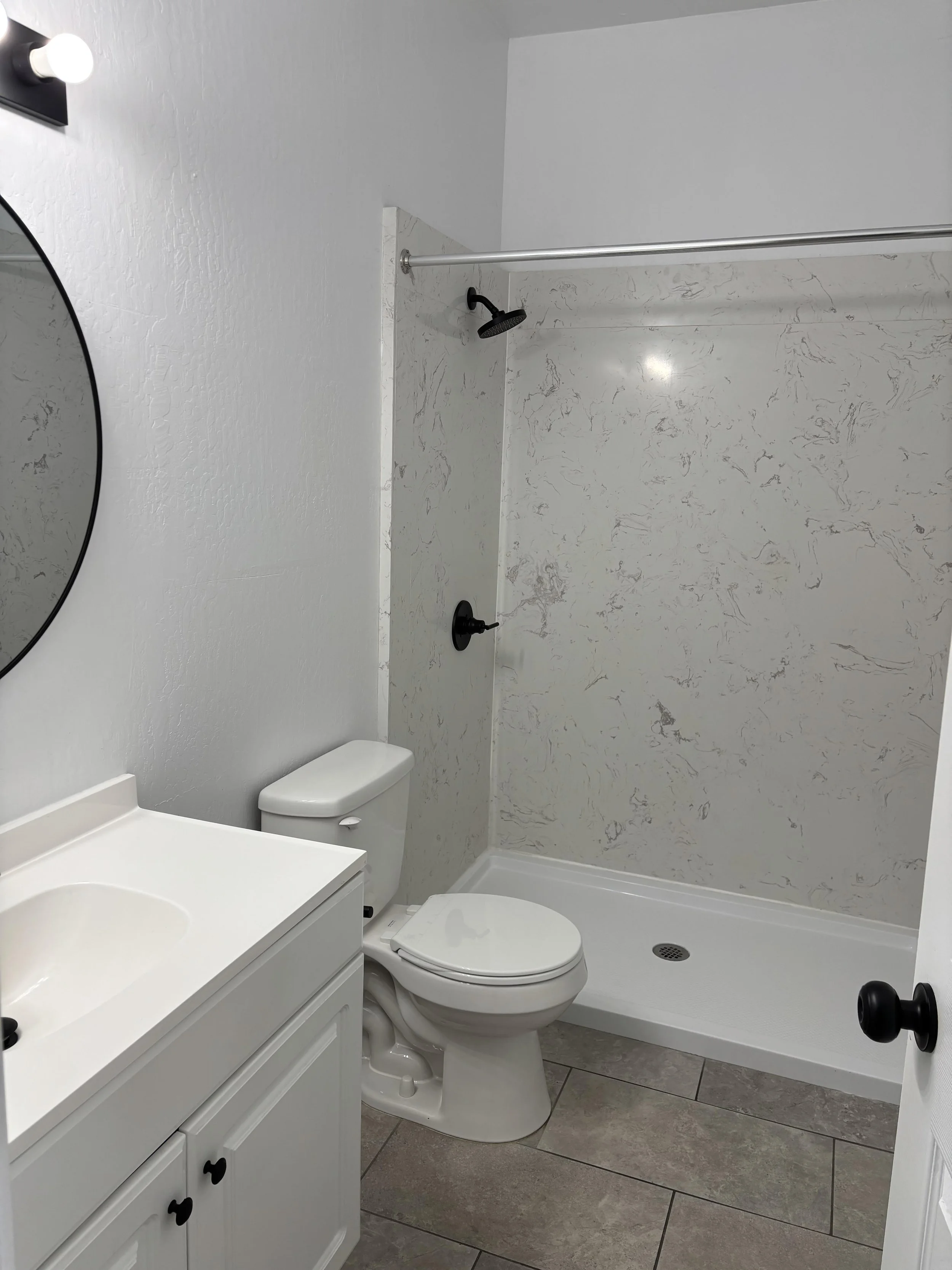 38th bathroom.jpg
