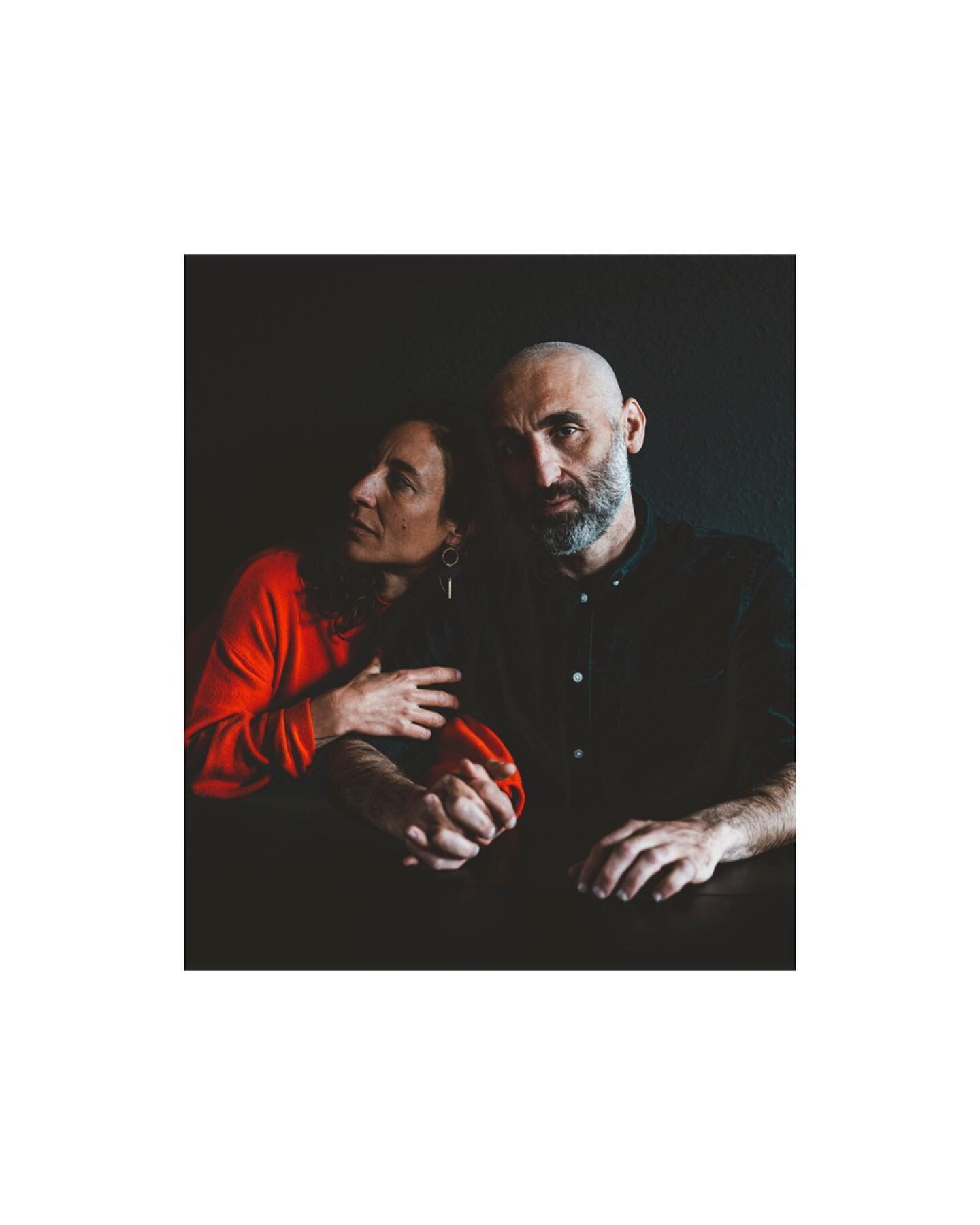 VERA &amp; CEM 

#Lifestyleproduktion mit unserem #Team @joseffson.photography 

 #Shoot #Blackt #ausdrucksstark #couple #portrait

@westend61 #Portrait #photoshoot #Ruhrgebiet #lifestyle #home
#peoplephotography #Advertising #kampagne #werbefotograf