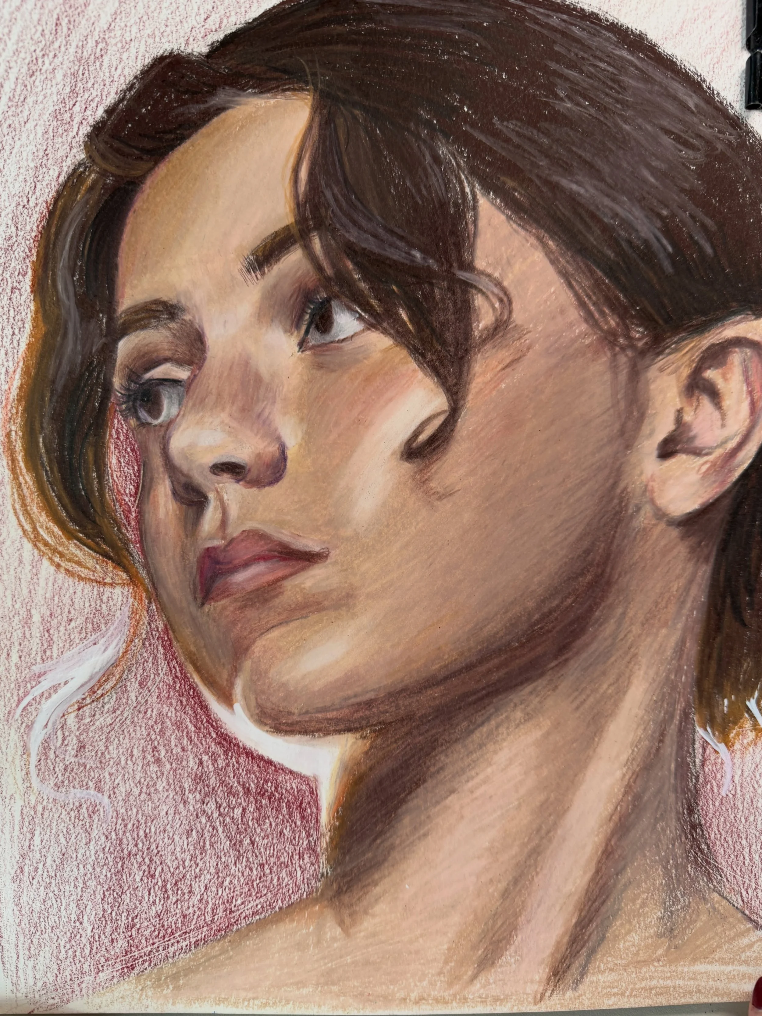 Decided to keep trying on this piece and so glad I did. Done entirely in colored pencil and white paint.
Reference is of @artmodel_sarah with photo from @bcliston