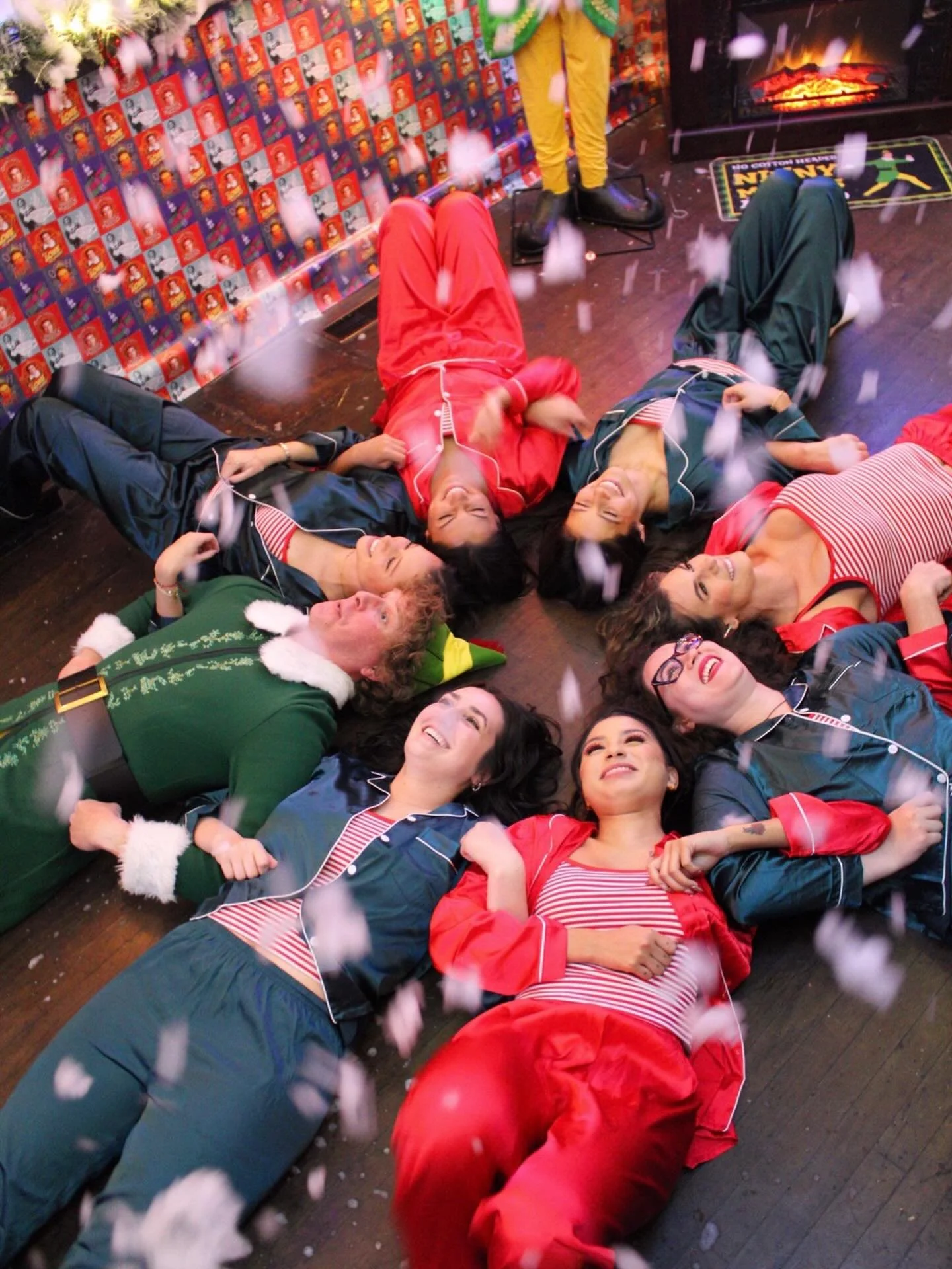 Let it snow, let it snow, let it snow. ❄️

SEE YOU SOON! ❤️ 

#elfdup #wrigleyville #tistheseason