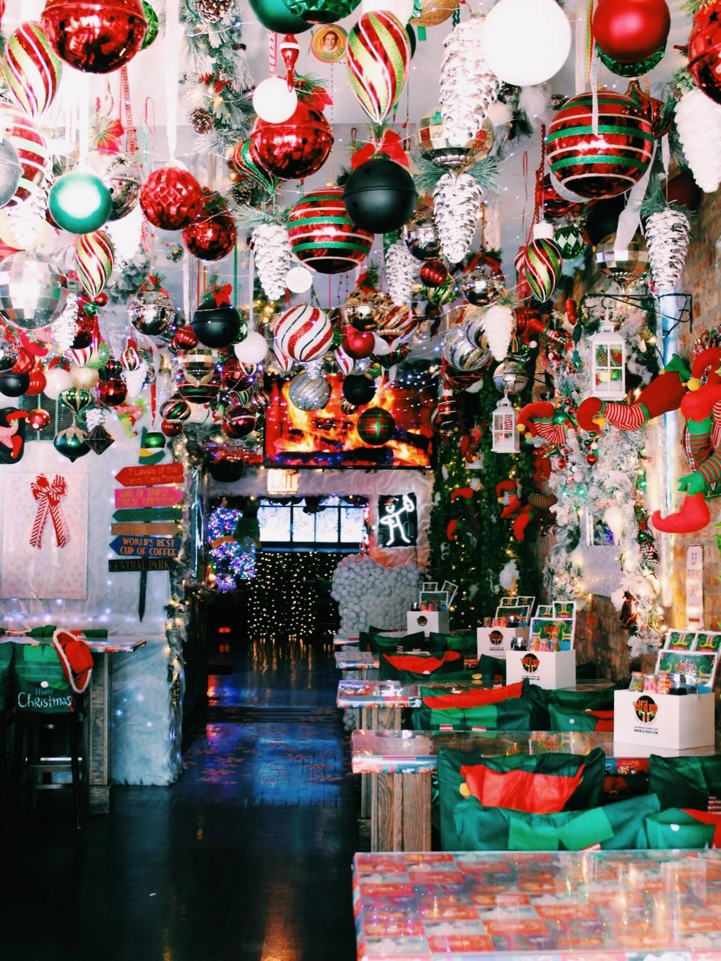 5 DAYS TIL CHRISTMAS! 🎄✨❄️
We&rsquo;re here for ALLLLL of the holiday cheer! 

NO COVER. Let&rsquo;s get #ElfdUp 🎅