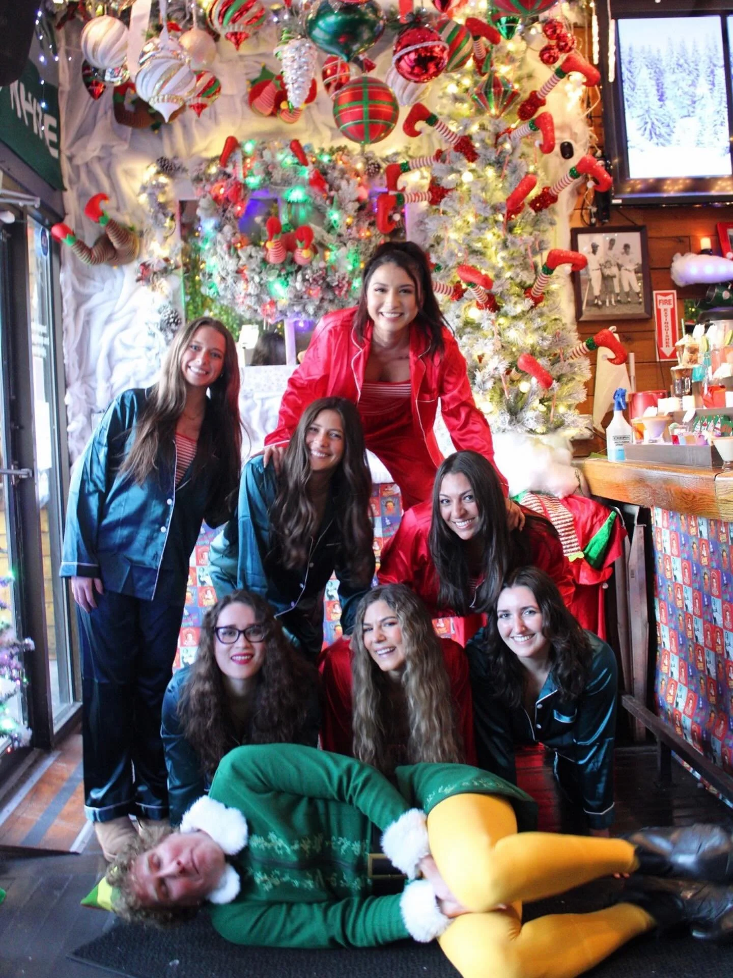 Buddy will be here TONIGHT around 5pm. Don&rsquo;t miss him! GET HERE EARLY. 🎄 We have the Christmas cheer rockin&rsquo; all day long. 🎅

NO COVER! 

#elfdup #buddytheelf #wrigleyville #chicago