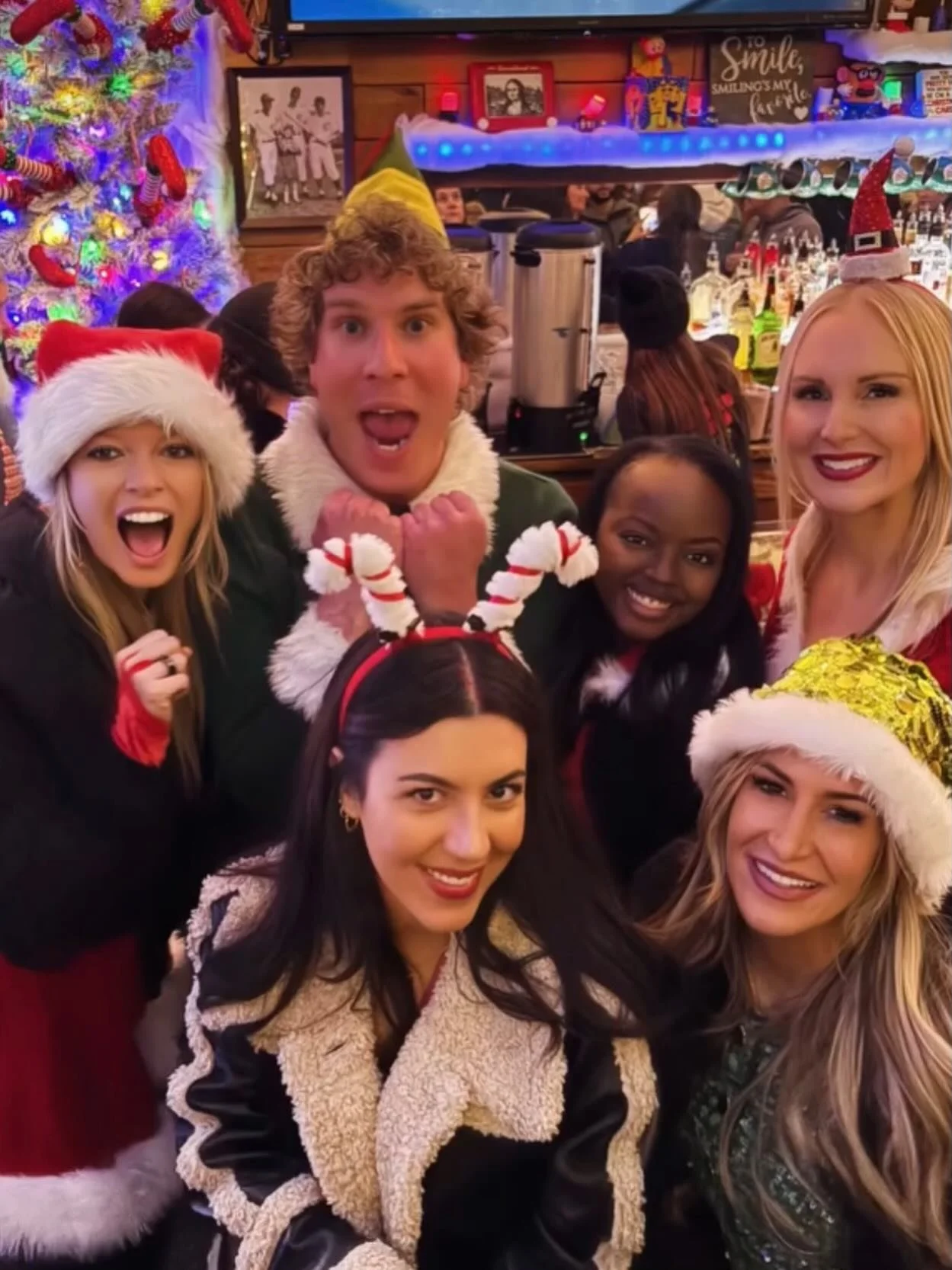 All the #ElfdUp vibes &amp; Christmas cheer are still going strong! 🎄✨ Come see us this weekend! 

Friday: 11AM 
Sat + Sun: 10:30AM 

NO COVER! 🎅

#elfdup #tistheseason