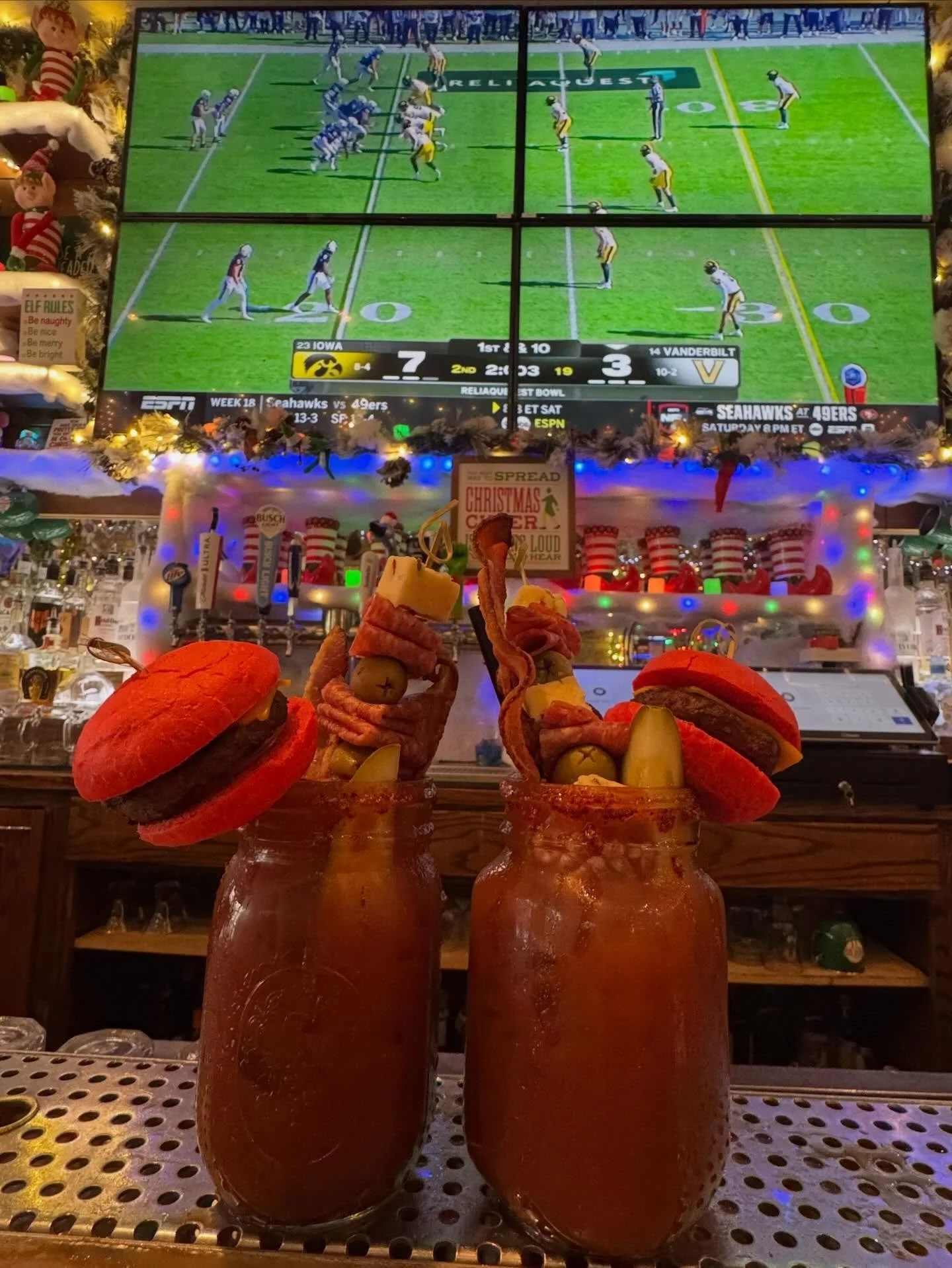 NEW YEAR&rsquo;S DAY BLOODYS &amp; BOTTOMLESS MIMOSAS! 

⏰ Starting at 11AM

🍾 $35
🕚 11AM&ndash;2PM

And the bubbles don&rsquo;t stop there 👀
Bottomless Mimosas continue this week:
Thursday &bull; Friday &bull; Saturday &bull; Sunday