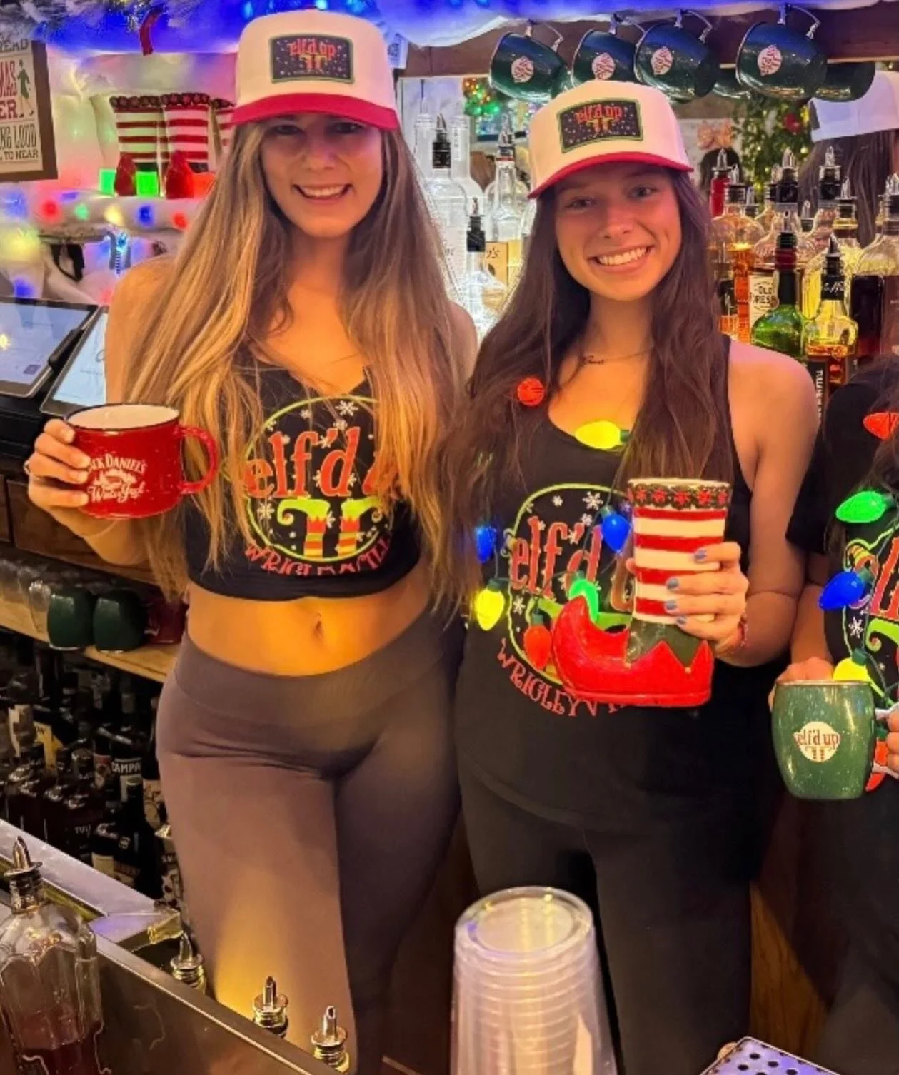 On Saturdays, we get #ElfdUp! 🎄✨🍻

Swing through for all of the festive cheer! NO COVER! 

#wrigleyville #tistheseason