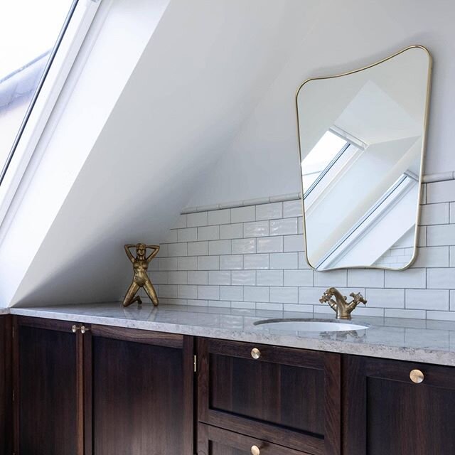 Would you ever guess that we were able to hide a washing machine in this bathroom? Cabinets all handmade by our studio/workshop. 
Location: Denmark

Type: Private Home

Photography: @valoer_photography

#form3dk #danskdesign #nordichomes #nordicdesig