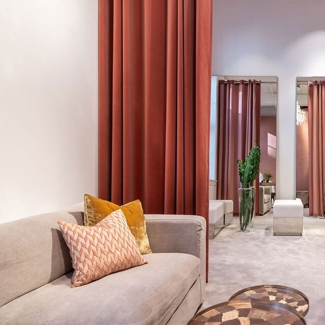 Warm neutrals and velvet textures help create a cosy space for a personal shopping experience. 
Location: @hoyer_no  @egeroslo  @hoyereger, Oslo, Norway

Type: Retail

Photography: @valoer_photography 
#form3dk #egeroslo  #h&oslash;yer #h&oslash;yere