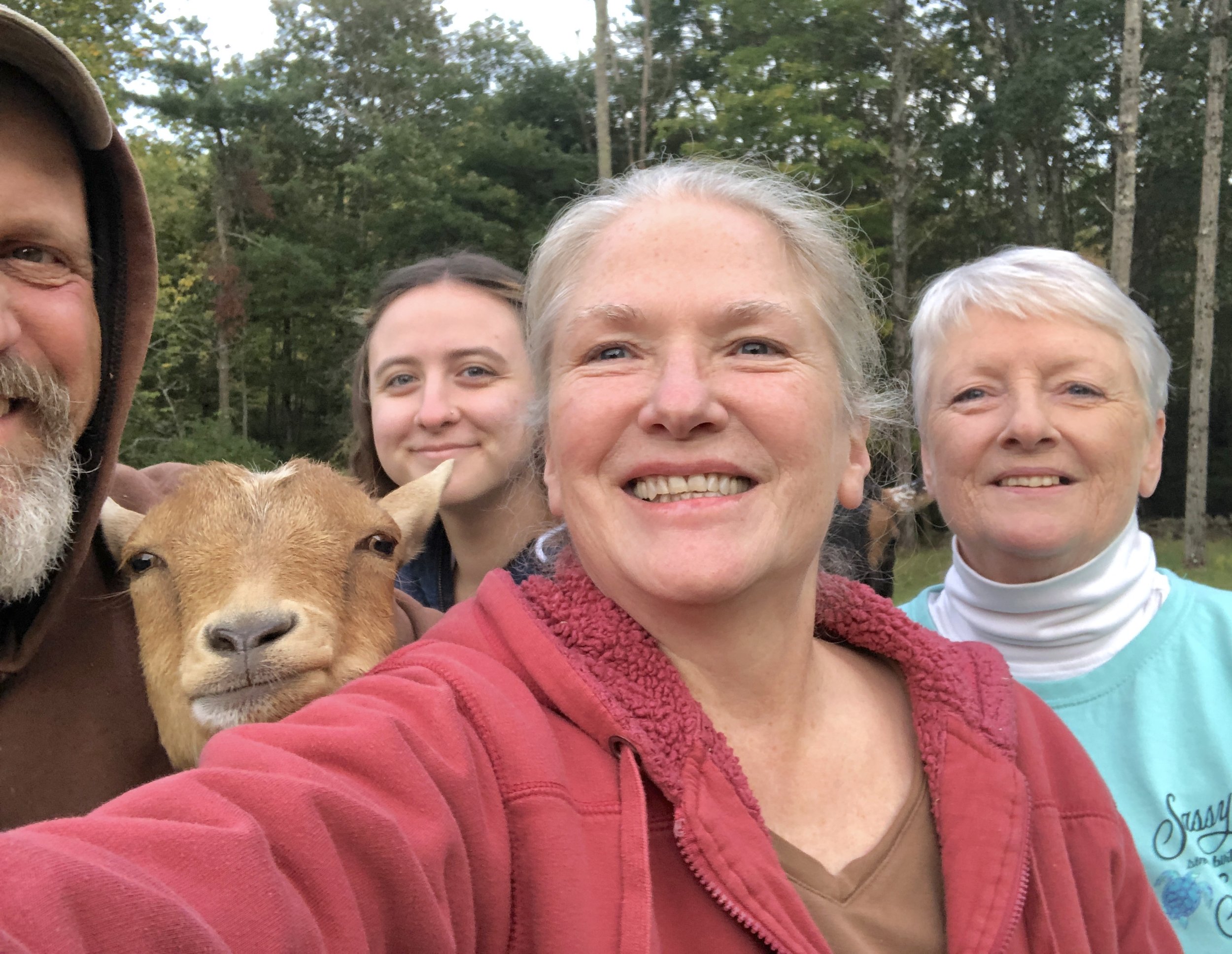 Blondi getting into the selfie during visit from Cindy and her niece - October 2022
