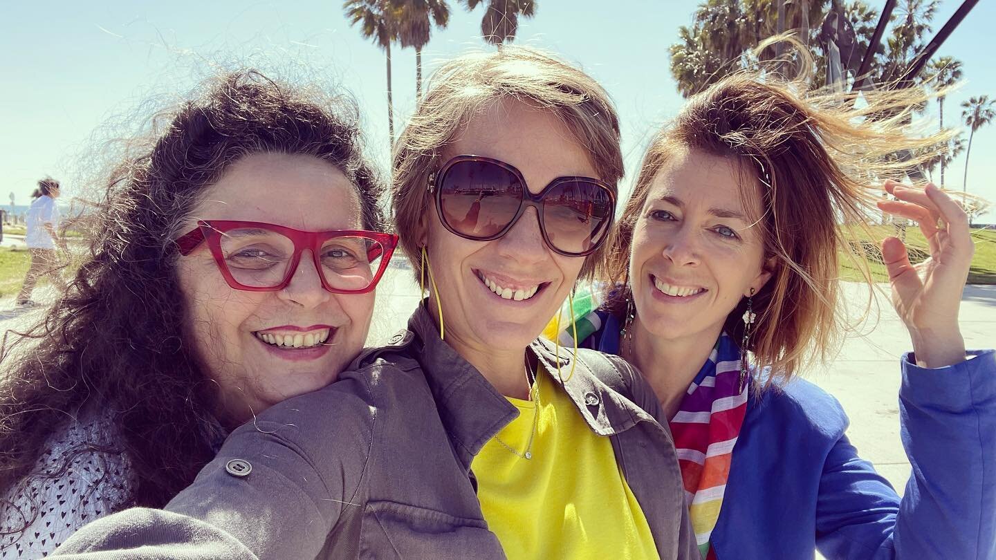 Sisterhood forever 💛

#sisterlove #soulsisters #celebratelove #venice #beachlife