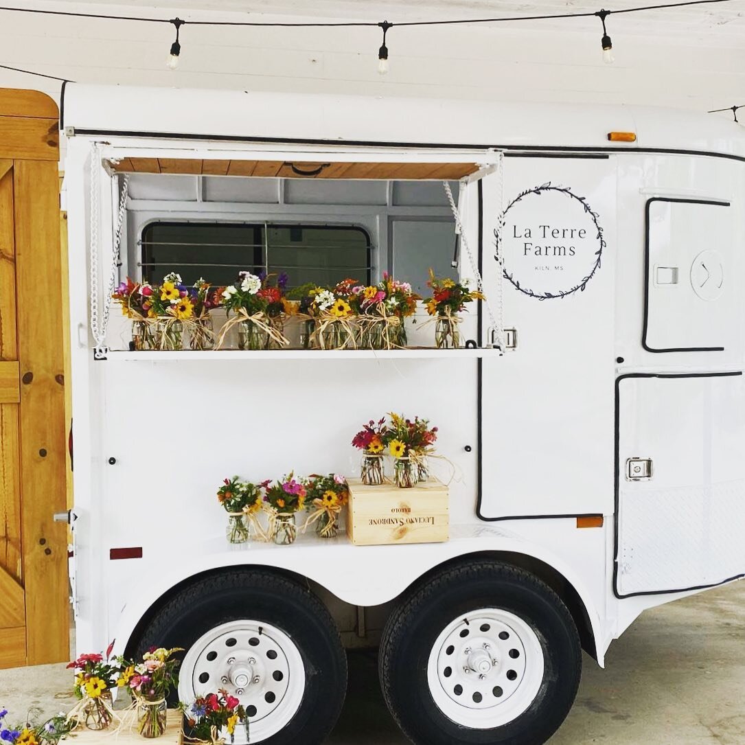 Don&rsquo;t miss @laterrefarms in their cute little flower cart at @freshmarketatthecollective tomorrow! 3pm-6pm 💐