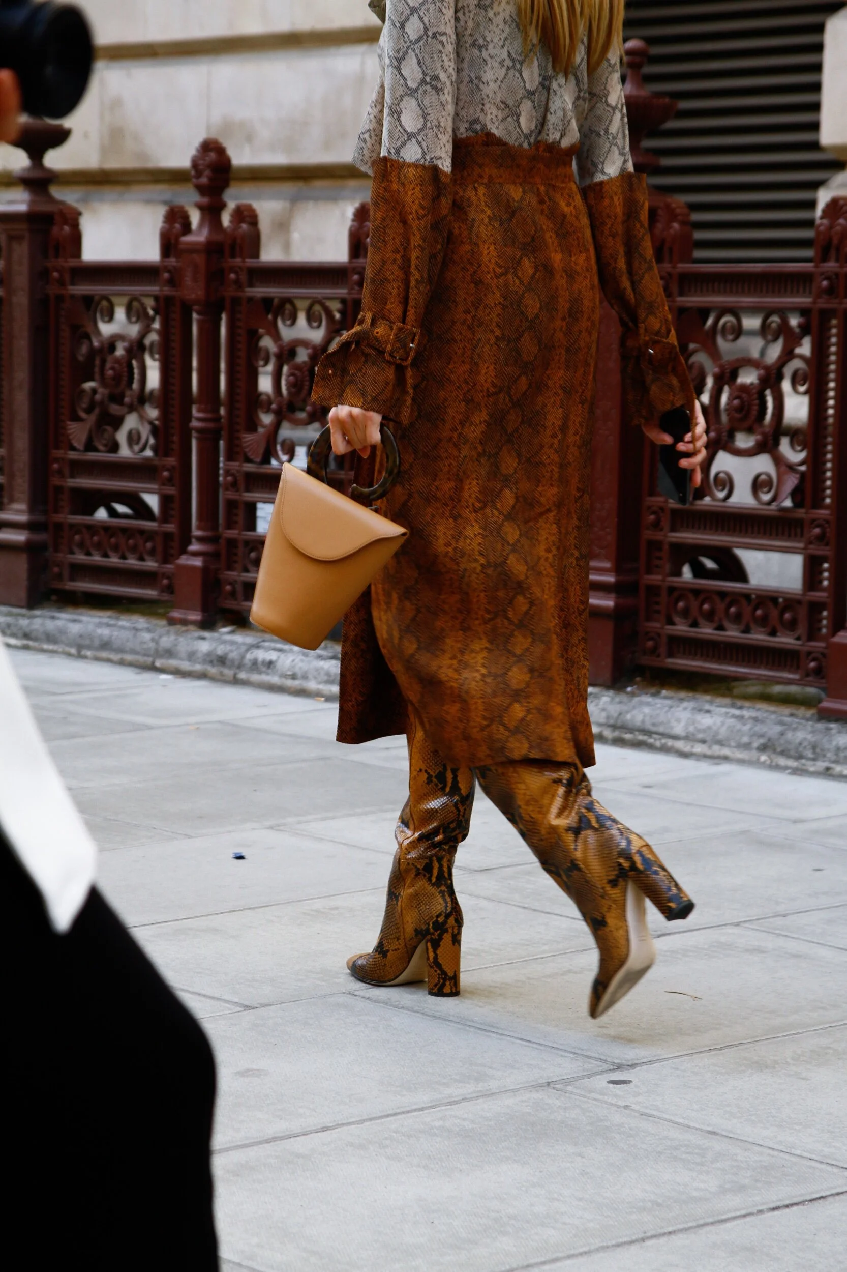 LAUREN SANTO DOMINGO