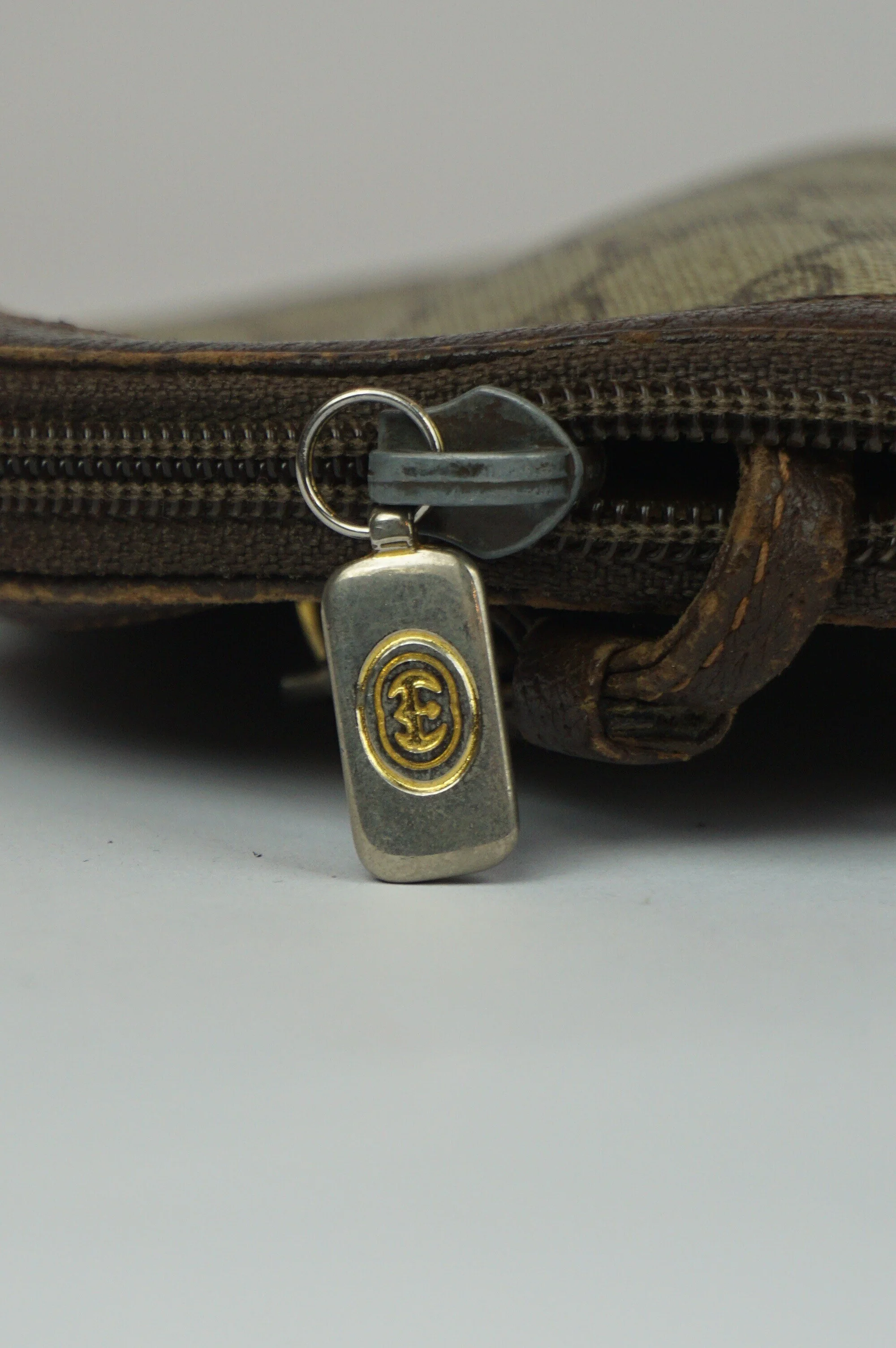Gucci Sherry Line Shoulder Bag w 
