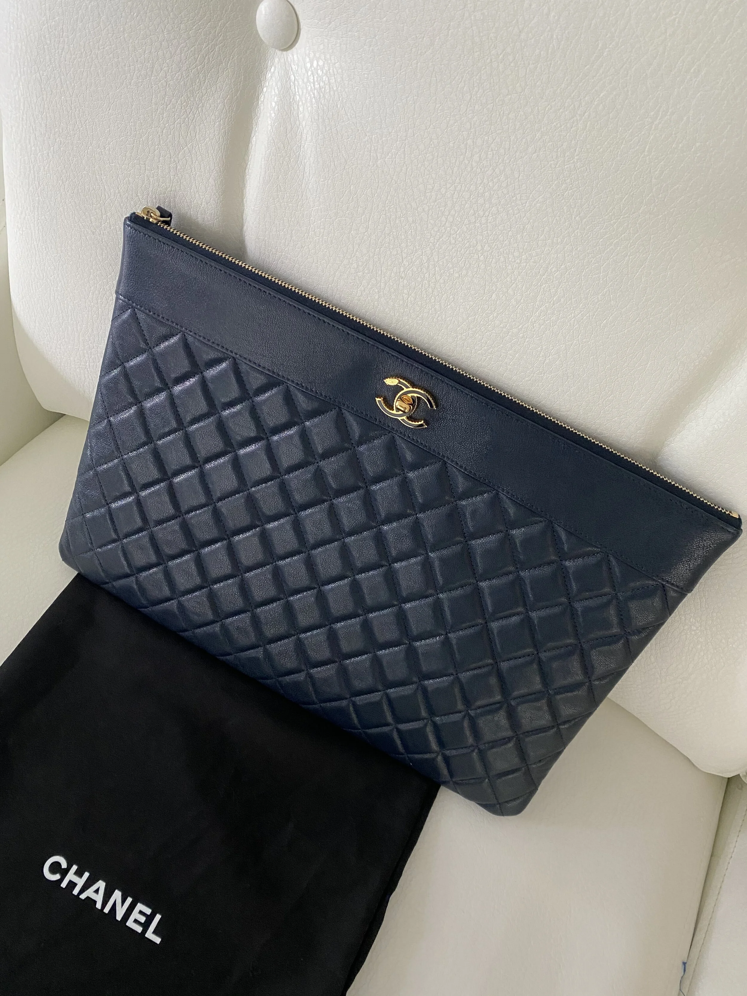 chanel o case large