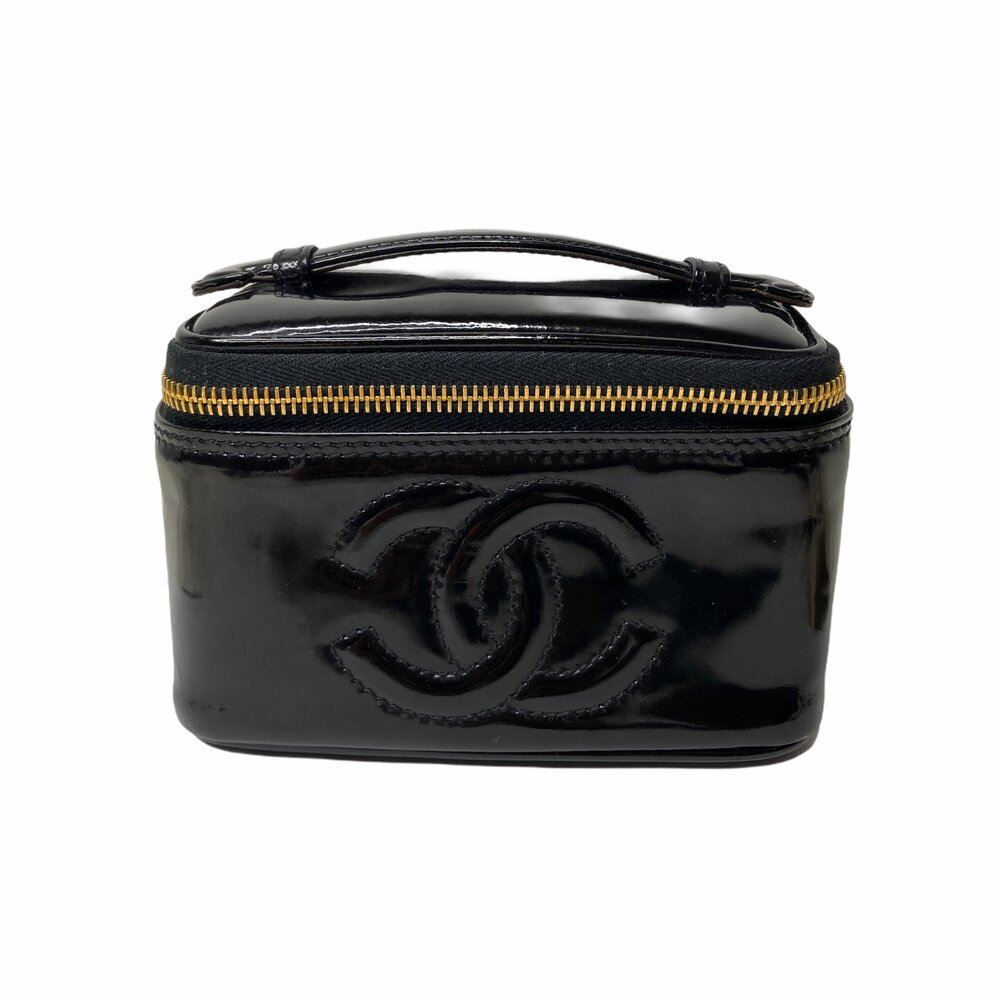 Chanel Vanity Patent Cosmetic Case — DESIGNER TAKEAWAY BY QUEEN OF LUXURY  BOUTIQUE INC.