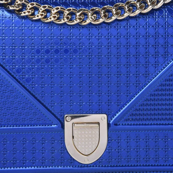 diorama blue metallic