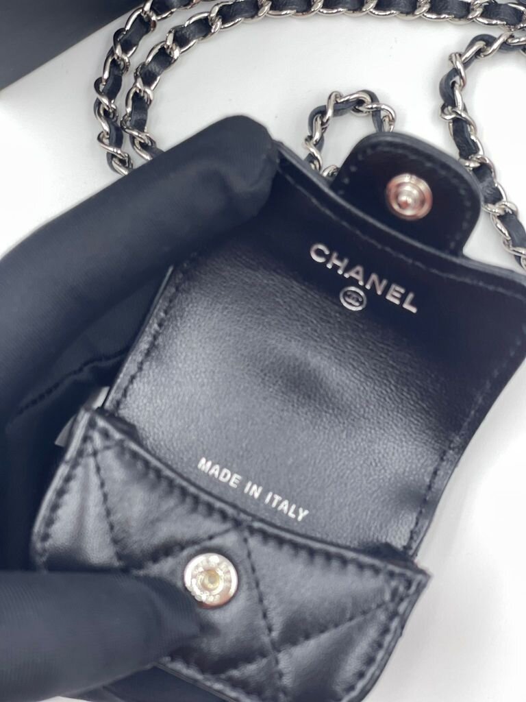 Chanel Lambskin Airpods Pro Case Necklace — DESIGNER TAKEAWAY BY QUEEN OF  LUXURY BOUTIQUE INC.