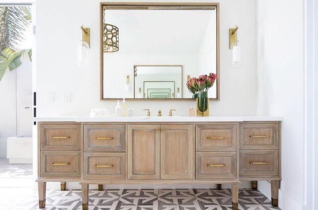 This vanity from a project we did in 2015 is STILL one of our all time favorites to design. The team on this project was👌! #tiffanyharrisdesign