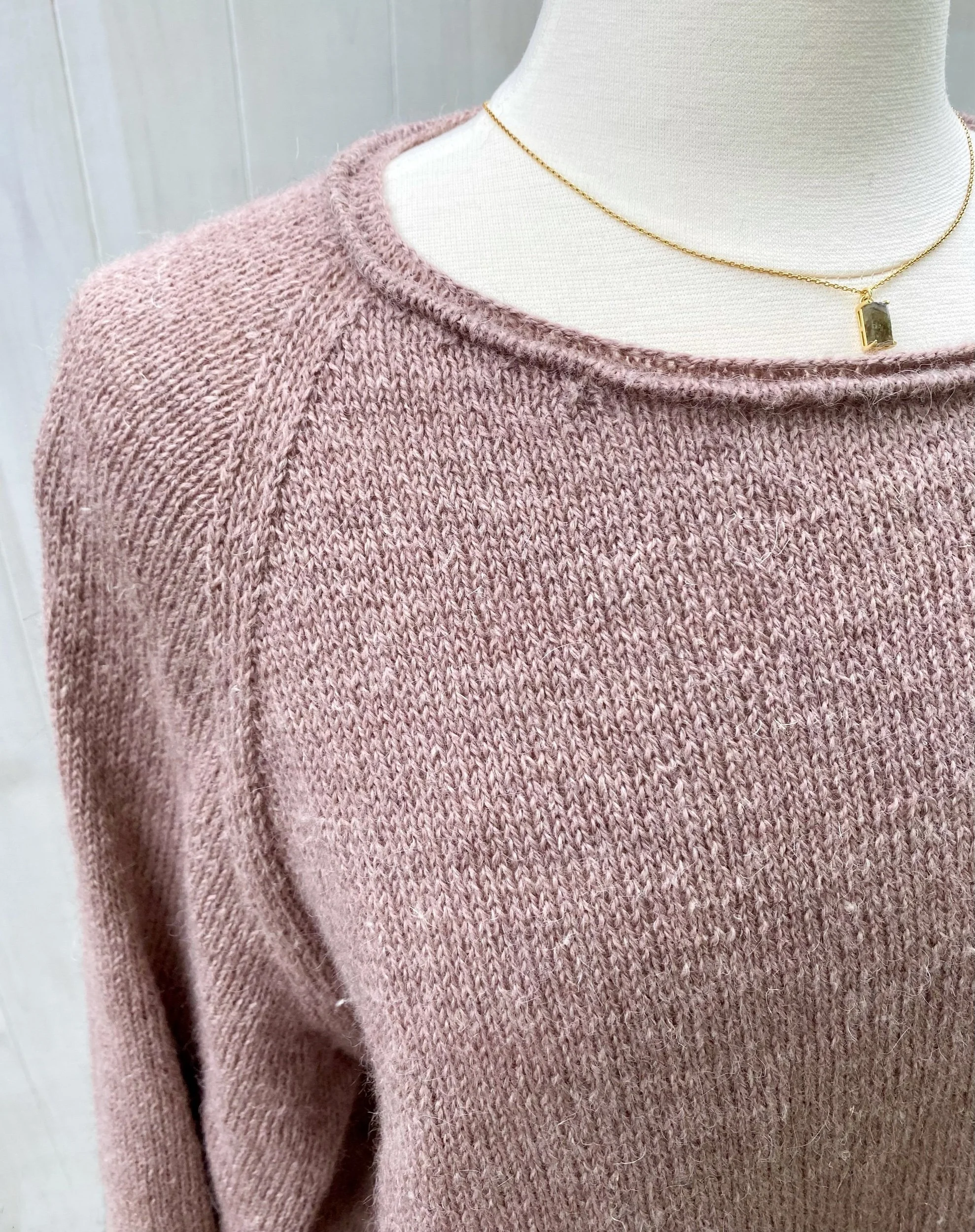 lightwight raglan closeup.jpeg