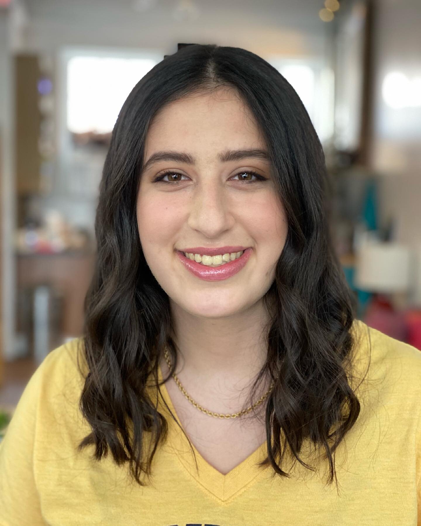 Prom ready! #prom #prom2021 #prommakeup #makeup #needham #needhamma #needhammom #needhamhighschool #westonma #westonhighschool #dover #doverma #dovermassachusetts #newton #wellesley #bostonmakeupartist #boston #selfcare #beauty #justbeyou #promseason