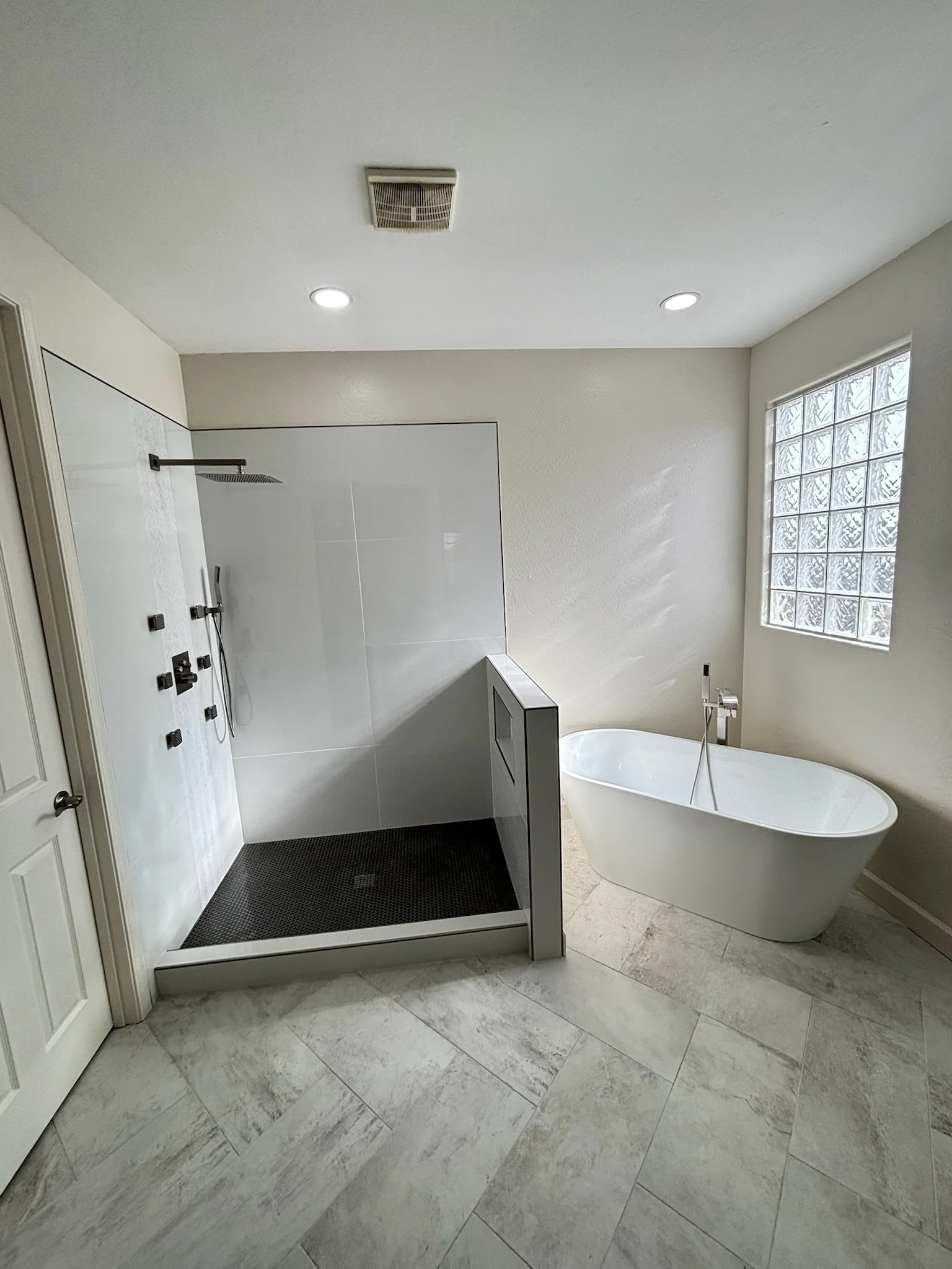 What Are the Most Popular Bathroom Remodeling Trends for 2025?