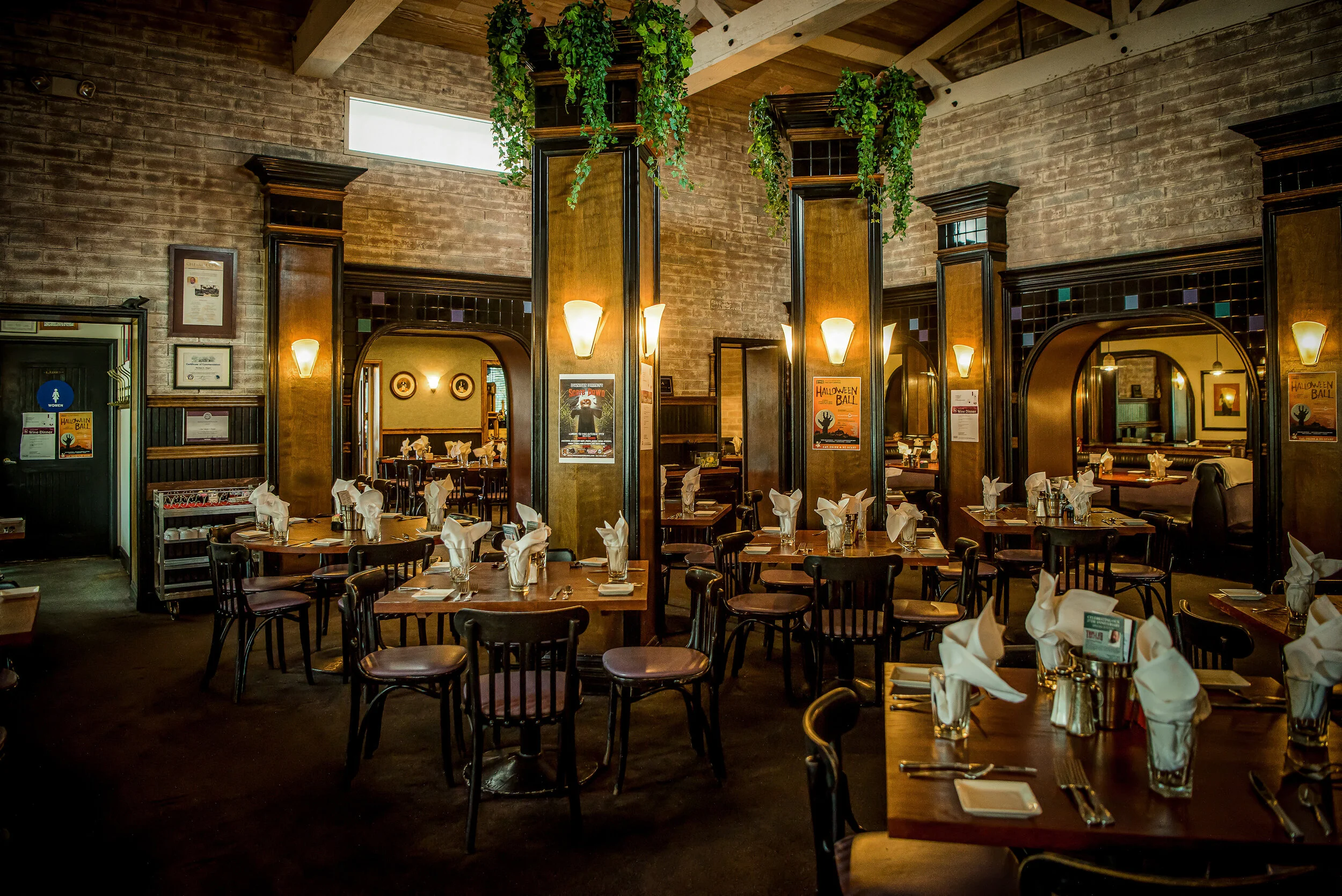 DEPOT GRILL ROOM (Main Dining Room) 